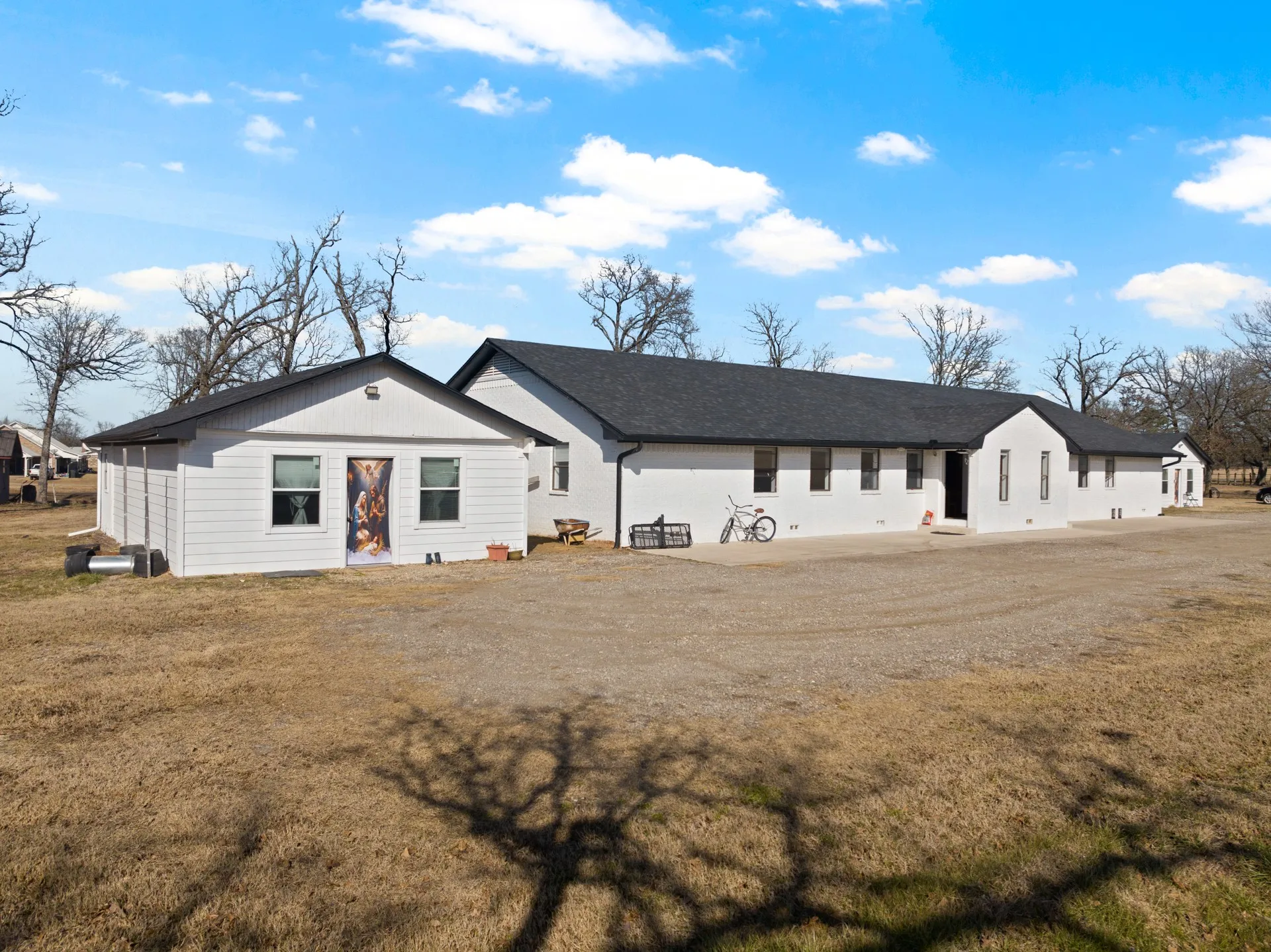 Single Family Residence For Sale in Hopkins County , 236 CR 2391 Tract 1, Pickton, Texas 75471, 6 Bedroom, 4 Bathroom, Garage spaces, 3,566 Sqft, built in 1992, mls#21180845, Real Estate Agent in Pickton, Homes For Sale in Hopkins county, Homes For Sale in Pickton, Realtor in Pickton Texas, Real Estate Brokerage Independent Realty Texas, Luminita Cordes Realtor