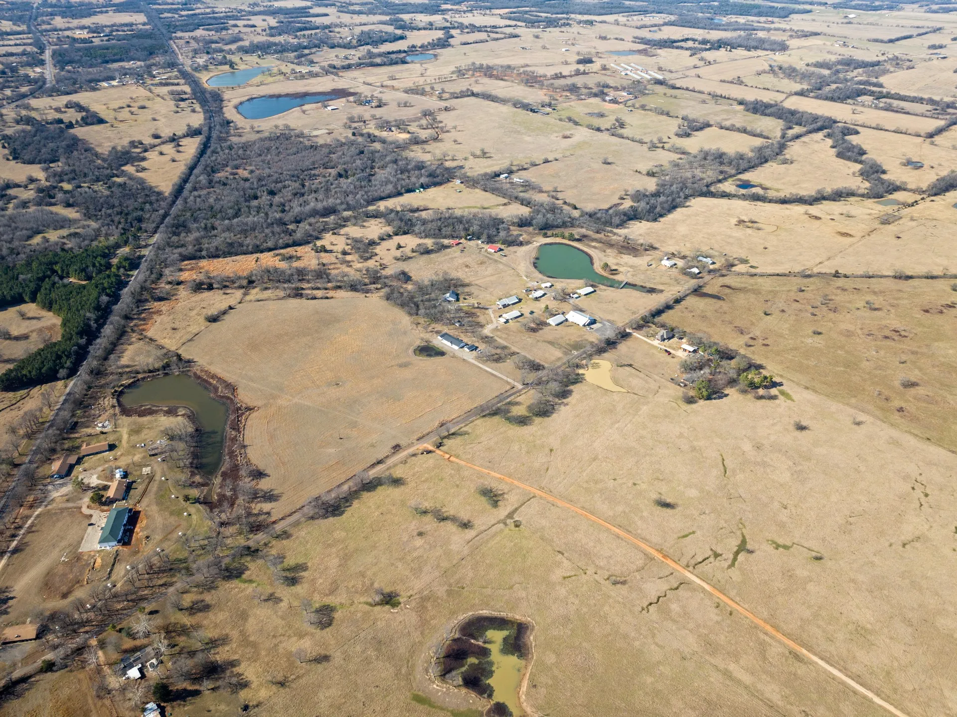 Single Family Residence For Sale in Hopkins County , 236 CR 2391 Tract 1, Pickton, Texas 75471, 6 Bedroom, 4 Bathroom, Garage spaces, 3,566 Sqft, built in 1992, mls#21180845, Real Estate Agent in Pickton, Homes For Sale in Hopkins county, Homes For Sale in Pickton, Realtor in Pickton Texas, Real Estate Brokerage Independent Realty Texas, Luminita Cordes Realtor