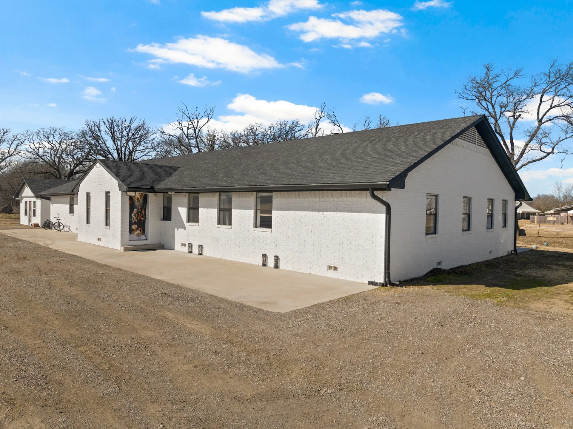 Single Family Residence For Sale in Hopkins County , 236 CR 2391 Tract 1, Pickton, Texas 75471, 6 Bedroom, 4 Bathroom, Garage spaces, 3,566 Sqft, built in 1992, mls#21180845, Real Estate Agent in Pickton, Homes For Sale in Hopkins county, Homes For Sale in Pickton, Realtor in Pickton Texas, Real Estate Brokerage Independent Realty Texas, Luminita Cordes Realtor