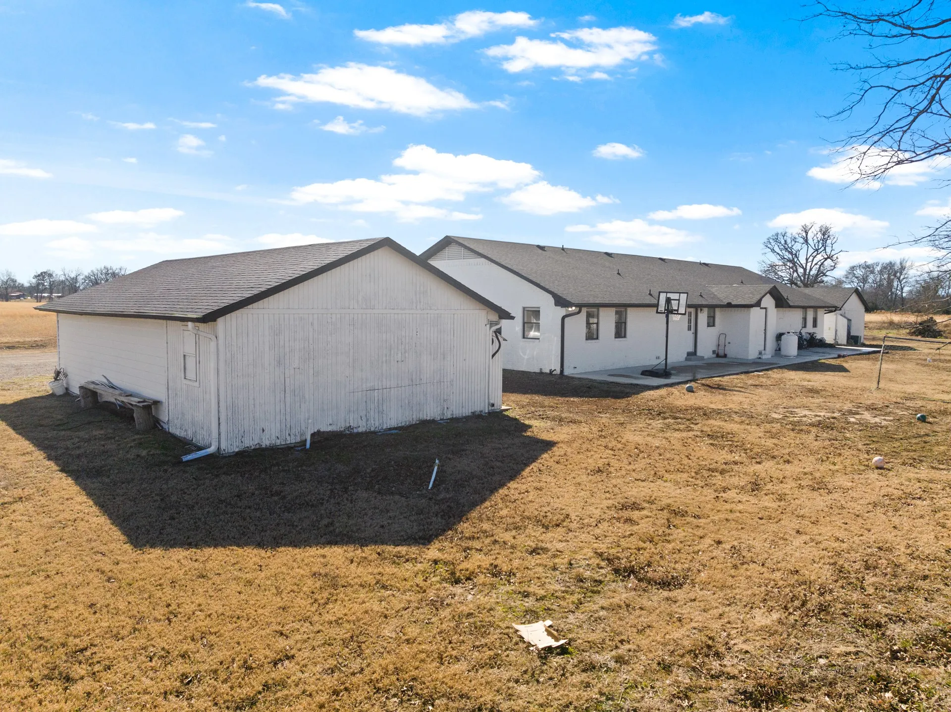 Single Family Residence For Sale in Hopkins County , 236 CR 2391 Tract 1, Pickton, Texas 75471, 6 Bedroom, 4 Bathroom, Garage spaces, 3,566 Sqft, built in 1992, mls#21180845, Real Estate Agent in Pickton, Homes For Sale in Hopkins county, Homes For Sale in Pickton, Realtor in Pickton Texas, Real Estate Brokerage Independent Realty Texas, Luminita Cordes Realtor