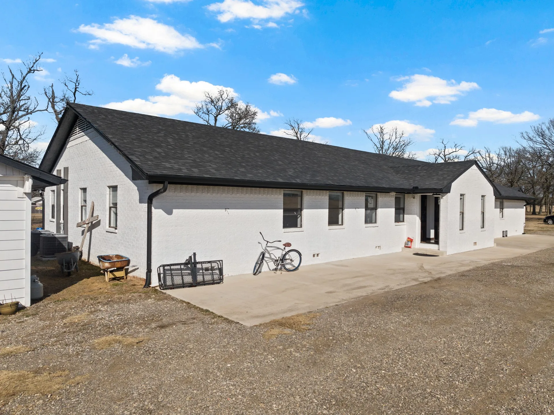 Single Family Residence For Sale in Hopkins County , 236 CR 2391 Tract 1, Pickton, Texas 75471, 6 Bedroom, 4 Bathroom, Garage spaces, 3,566 Sqft, built in 1992, mls#21180845, Real Estate Agent in Pickton, Homes For Sale in Hopkins county, Homes For Sale in Pickton, Realtor in Pickton Texas, Real Estate Brokerage Independent Realty Texas, Luminita Cordes Realtor
