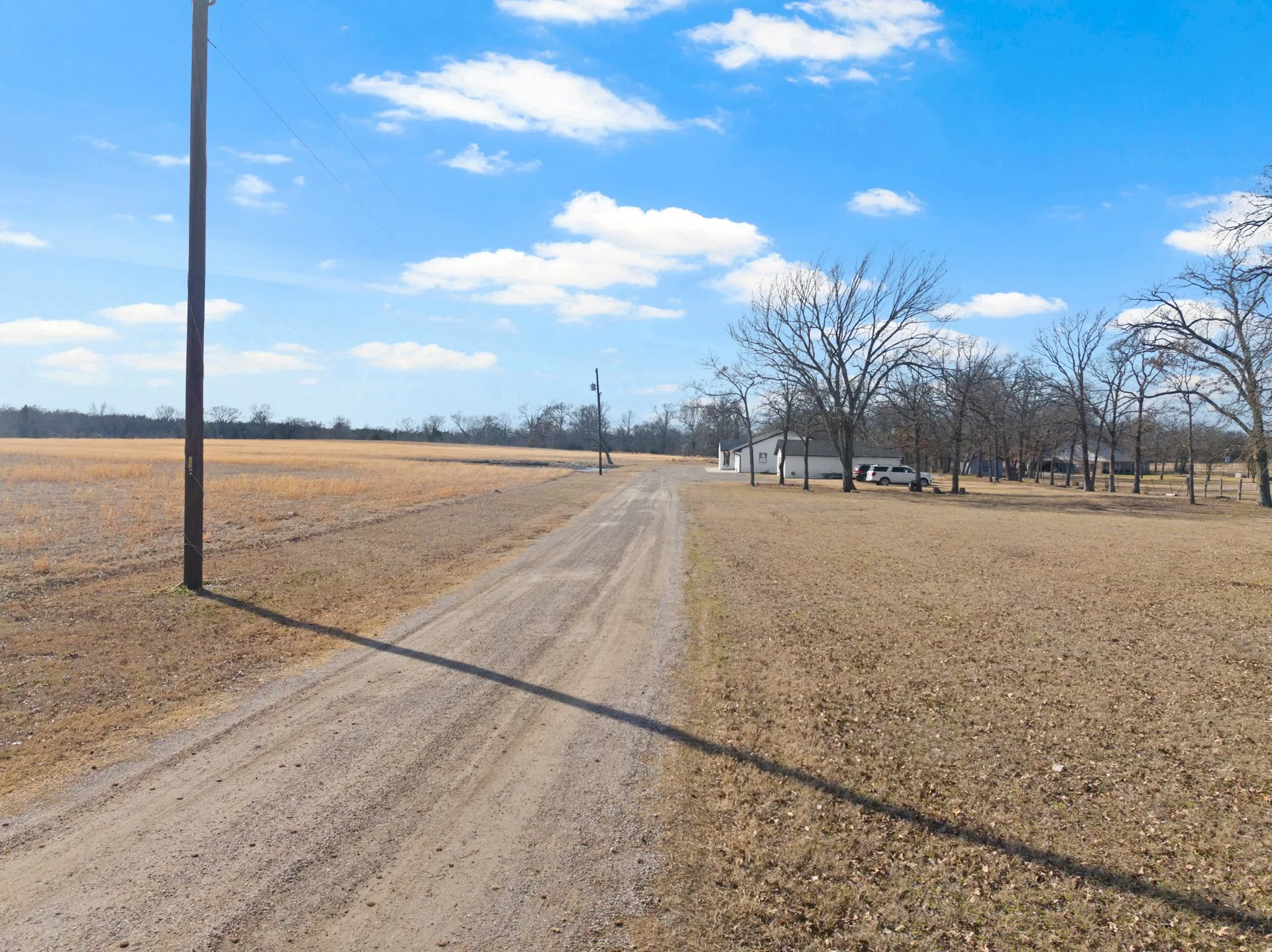 Single Family Residence For Sale in Hopkins County , 236 CR 2391 Tract 1, Pickton, Texas 75471, 6 Bedroom, 4 Bathroom, Garage spaces, 3,566 Sqft, built in 1992, mls#21180845, Real Estate Agent in Pickton, Homes For Sale in Hopkins county, Homes For Sale in Pickton, Realtor in Pickton Texas, Real Estate Brokerage Independent Realty Texas, Luminita Cordes Realtor