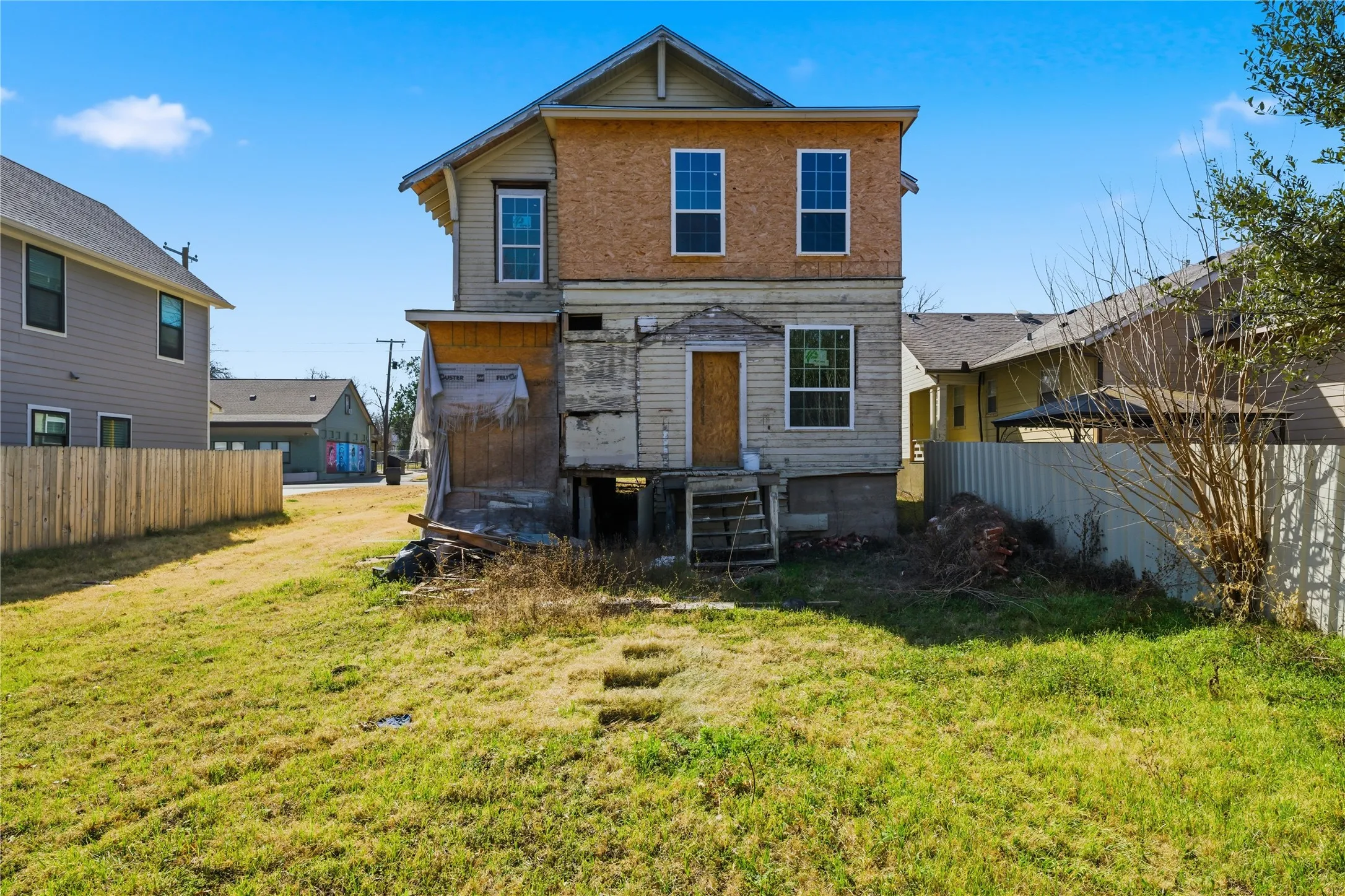 Single Family Residence For Sale in Mc Lennan County , 707 N 15th Street, Waco, Texas 76707, 4 Bedroom, 2 Bathroom, Garage spaces, 2,114 Sqft, built in 1910, mls#21180860, Real Estate Agent in Waco, Homes For Sale in Mc Lennan county, Homes For Sale in Waco, Realtor in Waco Texas, Real Estate Brokerage Independent Realty Texas, Luminita Cordes Realtor