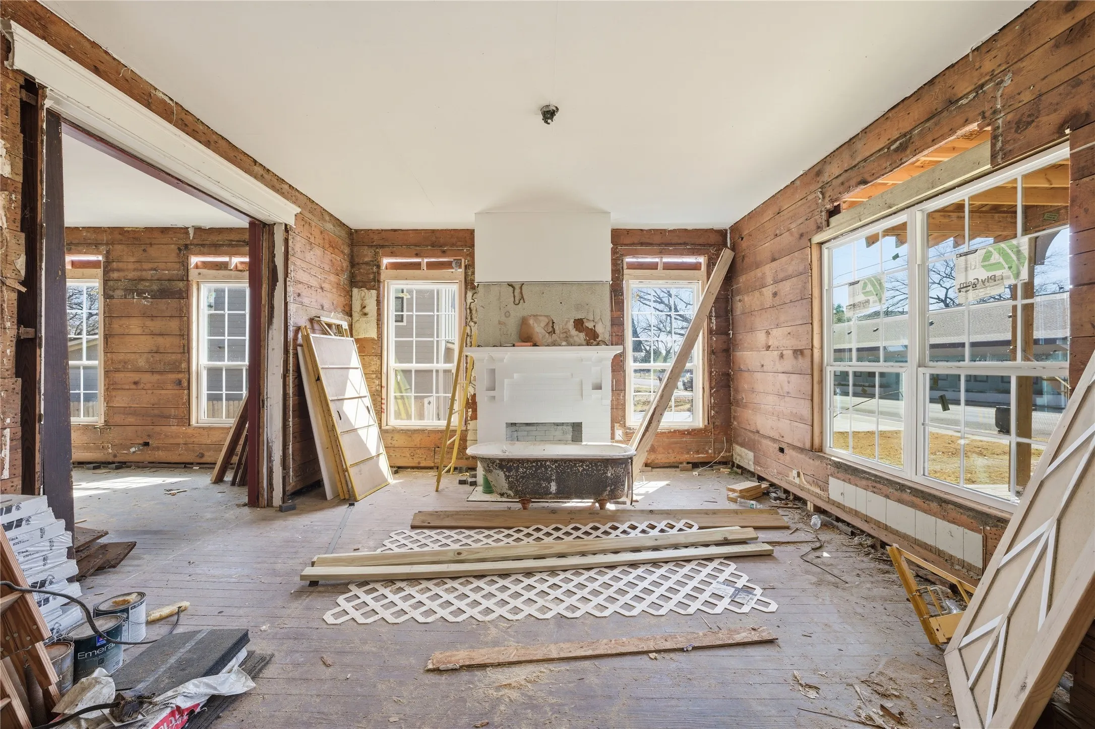 Single Family Residence For Sale in Mc Lennan County , 707 N 15th Street, Waco, Texas 76707, 4 Bedroom, 2 Bathroom, Garage spaces, 2,114 Sqft, built in 1910, mls#21180860, Real Estate Agent in Waco, Homes For Sale in Mc Lennan county, Homes For Sale in Waco, Realtor in Waco Texas, Real Estate Brokerage Independent Realty Texas, Luminita Cordes Realtor