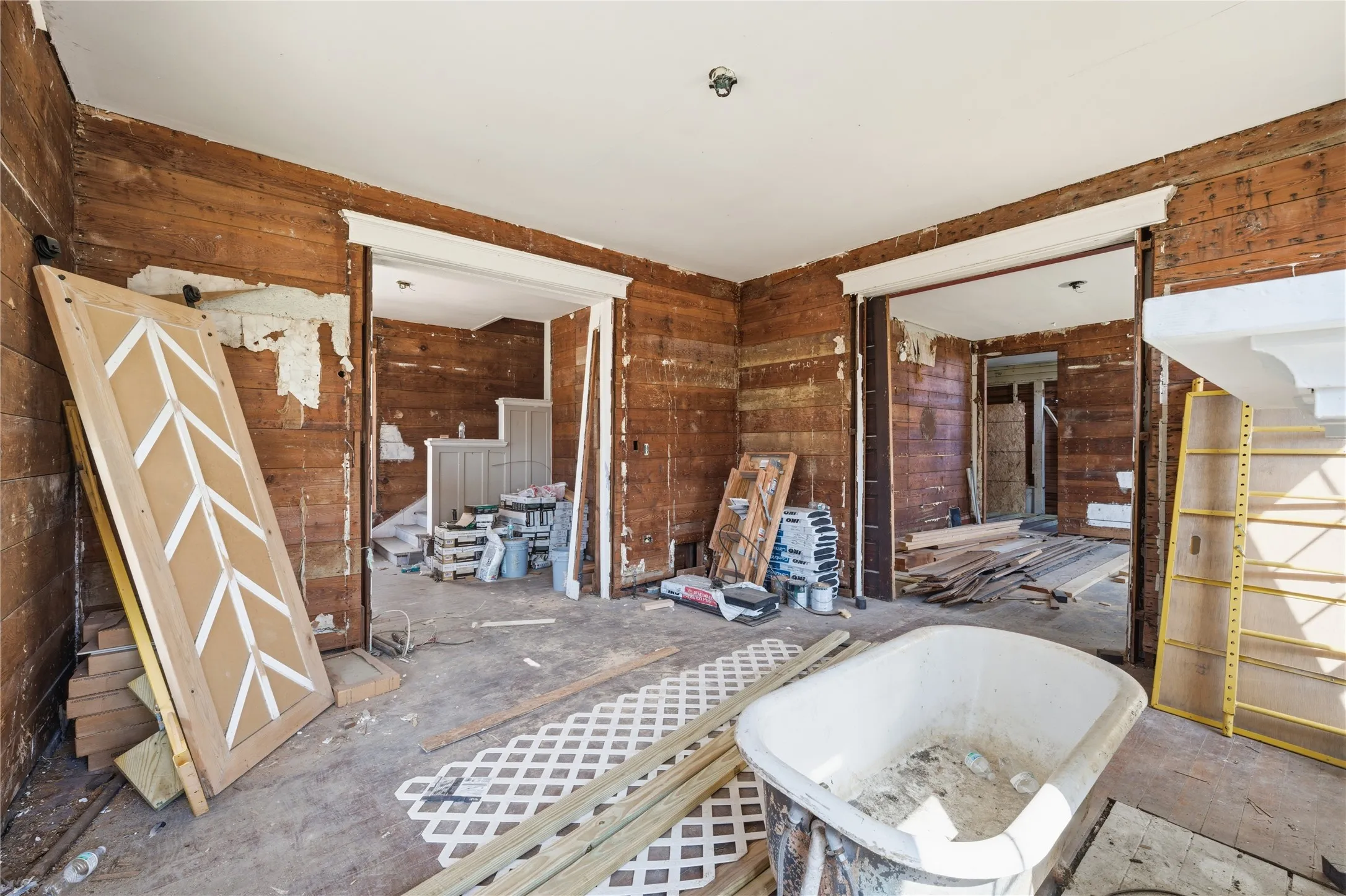 Single Family Residence For Sale in Mc Lennan County , 707 N 15th Street, Waco, Texas 76707, 4 Bedroom, 2 Bathroom, Garage spaces, 2,114 Sqft, built in 1910, mls#21180860, Real Estate Agent in Waco, Homes For Sale in Mc Lennan county, Homes For Sale in Waco, Realtor in Waco Texas, Real Estate Brokerage Independent Realty Texas, Luminita Cordes Realtor