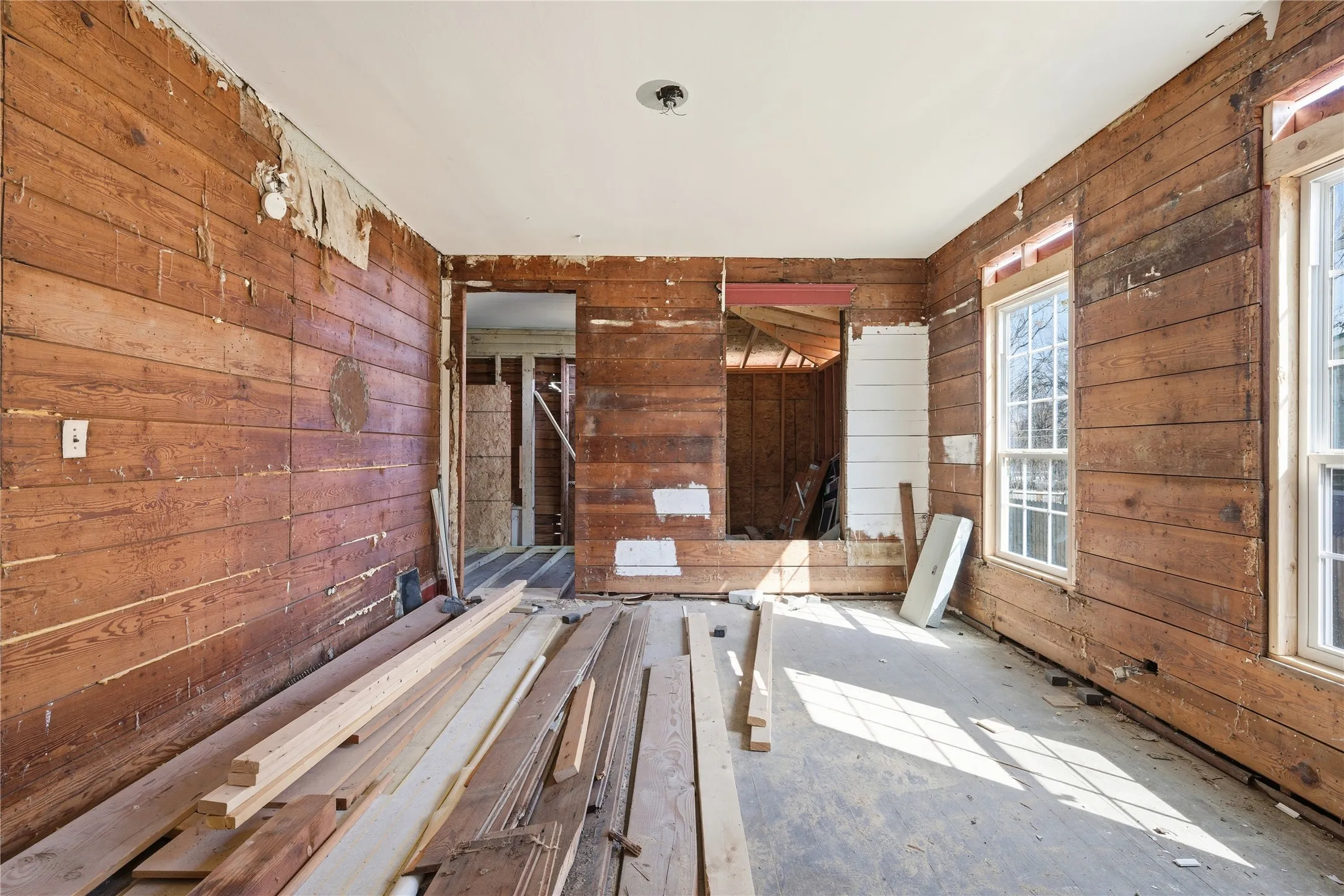 Single Family Residence For Sale in Mc Lennan County , 707 N 15th Street, Waco, Texas 76707, 4 Bedroom, 2 Bathroom, Garage spaces, 2,114 Sqft, built in 1910, mls#21180860, Real Estate Agent in Waco, Homes For Sale in Mc Lennan county, Homes For Sale in Waco, Realtor in Waco Texas, Real Estate Brokerage Independent Realty Texas, Luminita Cordes Realtor
