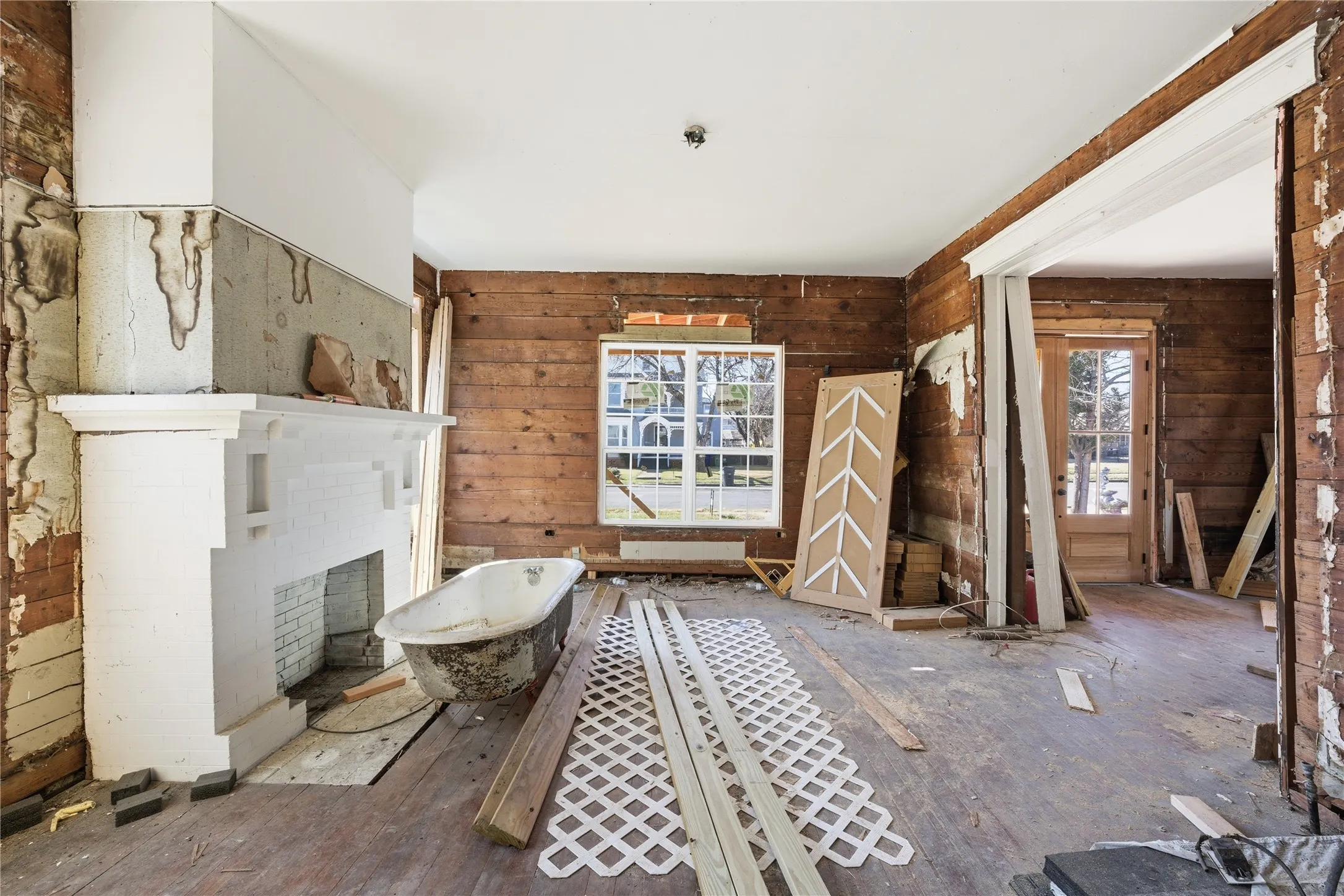 Single Family Residence For Sale in Mc Lennan County , 707 N 15th Street, Waco, Texas 76707, 4 Bedroom, 2 Bathroom, Garage spaces, 2,114 Sqft, built in 1910, mls#21180860, Real Estate Agent in Waco, Homes For Sale in Mc Lennan county, Homes For Sale in Waco, Realtor in Waco Texas, Real Estate Brokerage Independent Realty Texas, Luminita Cordes Realtor