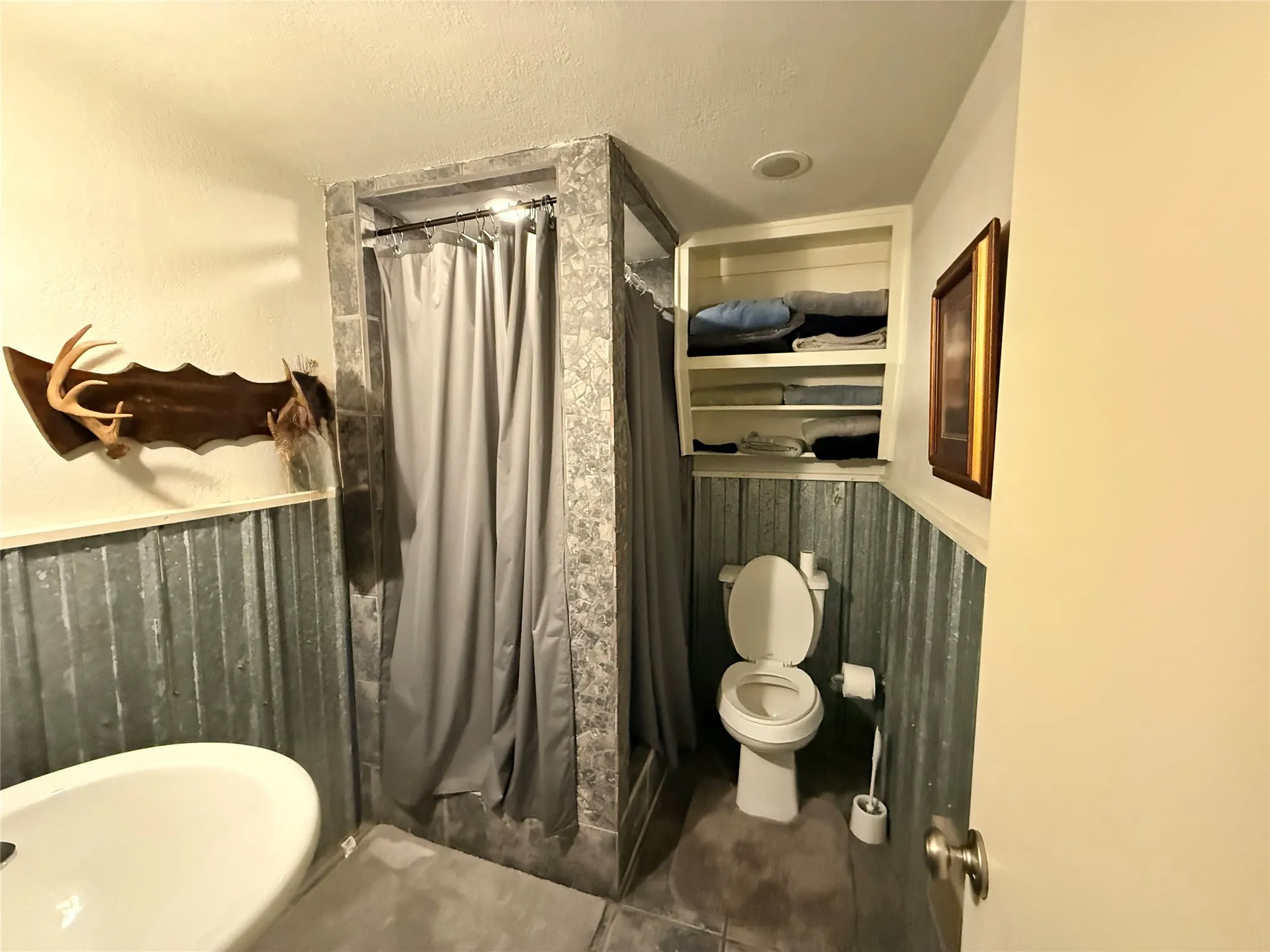 Single Family Residence For Sale in Mc Lennan County , 351 Bosque Bend Lane, China Spring, Texas 76633, 3 Bedrooms, 2 Bathrooms, 2 Garage spaces, 1,655 Sqft, built in 1976, Preowned, Price $375,000, mls#21178154, Real Estate Agent in China Spring, Homes For Sale in Mc Lennan county, Homes For Sale in China Spring, Realtor in China Spring Texas, Real Estate Brokerage Independent Realty Texas, Luminita Cordes Realtor