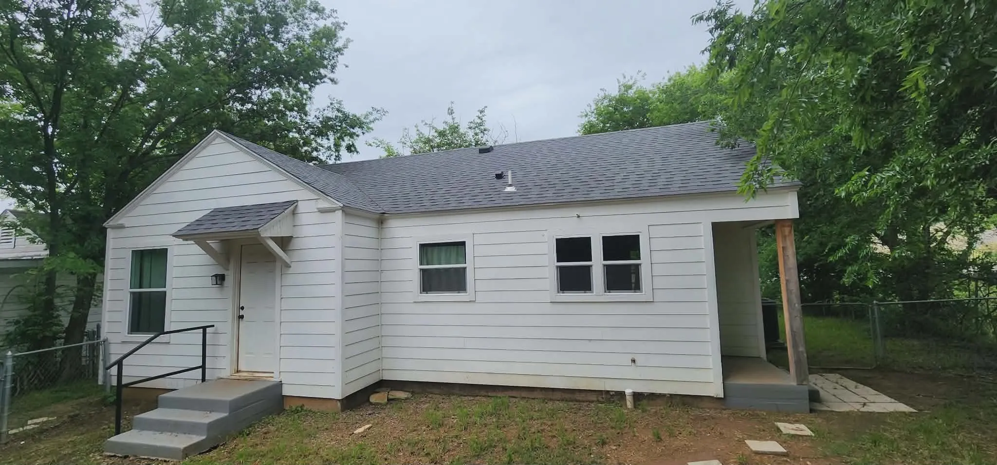 Single Family Residence For Sale in Palo Pinto County , 903 SW 5th Avenue SW, Mineral Wells, Texas 76067, 2 Bedroom, 1 Bathroom, 1 Garage spaces, 1,127 Sqft, built in 1942, Preowned, mls#21177486, Real Estate Agent in Mineral Wells, Homes For Sale in Palo Pinto county, Homes For Sale in Mineral Wells, Realtor in Mineral Wells Texas, Real Estate Brokerage Independent Realty Texas, Luminita Cordes Realtor