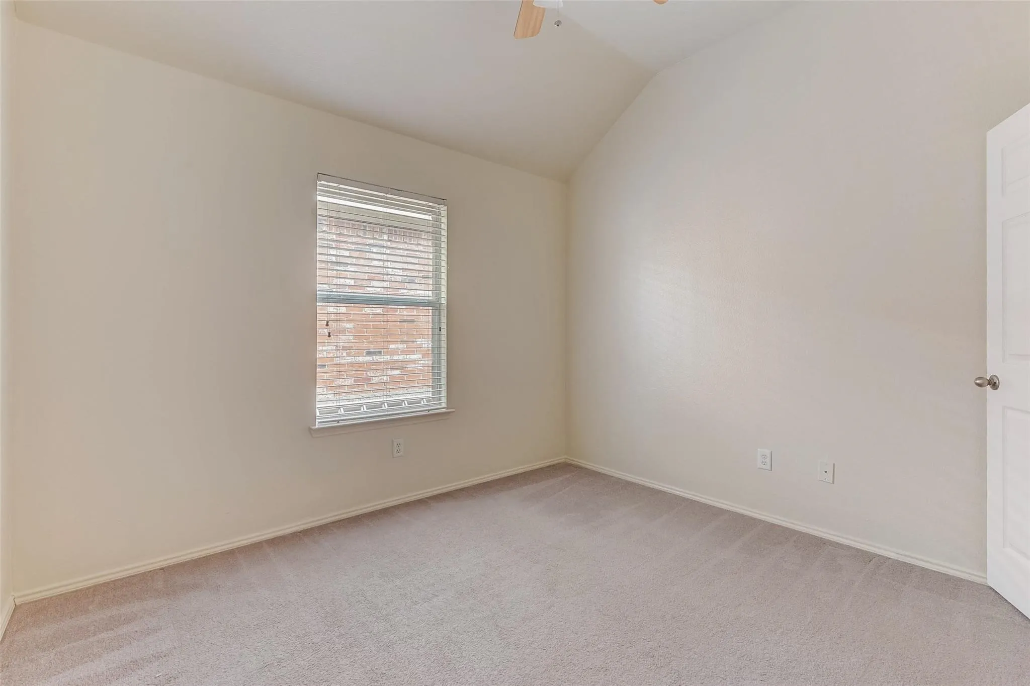 Single Family Residence For Sale in Tarrant County , 4905 Summer Oaks Lane, Fort Worth, Texas 76123, 3 Bedroom, 2 Bathroom, 2 Garage spaces, 1,788 Sqft, built in 2004, mls#21180990, Real Estate Agent in Fort Worth, Homes For Sale in Tarrant county, Homes For Sale in Fort Worth, Realtor in Fort Worth Texas, Real Estate Brokerage Independent Realty Texas, Luminita Cordes Realtor