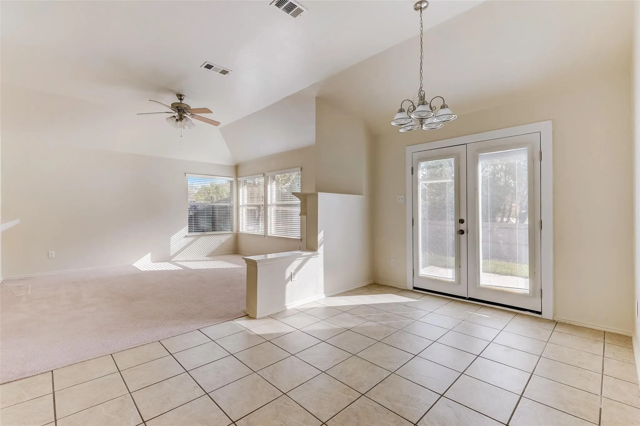 Single Family Residence For Sale in Tarrant County , 4905 Summer Oaks Lane, Fort Worth, Texas 76123, 3 Bedroom, 2 Bathroom, 2 Garage spaces, 1,788 Sqft, built in 2004, mls#21180990, Real Estate Agent in Fort Worth, Homes For Sale in Tarrant county, Homes For Sale in Fort Worth, Realtor in Fort Worth Texas, Real Estate Brokerage Independent Realty Texas, Luminita Cordes Realtor