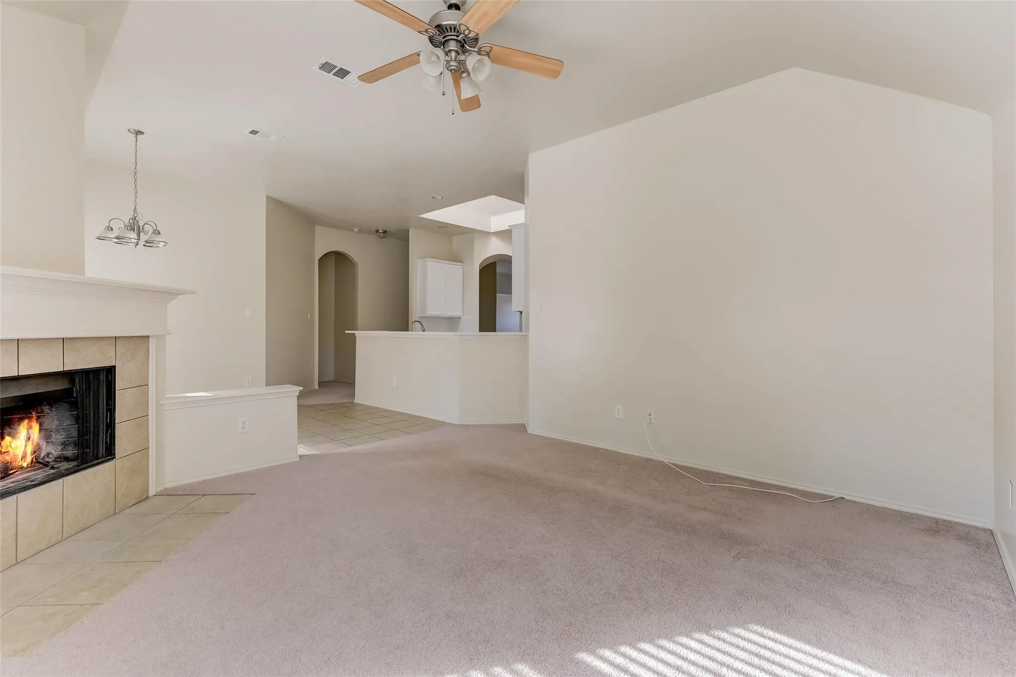 Single Family Residence For Sale in Tarrant County , 4905 Summer Oaks Lane, Fort Worth, Texas 76123, 3 Bedroom, 2 Bathroom, 2 Garage spaces, 1,788 Sqft, built in 2004, mls#21180990, Real Estate Agent in Fort Worth, Homes For Sale in Tarrant county, Homes For Sale in Fort Worth, Realtor in Fort Worth Texas, Real Estate Brokerage Independent Realty Texas, Luminita Cordes Realtor
