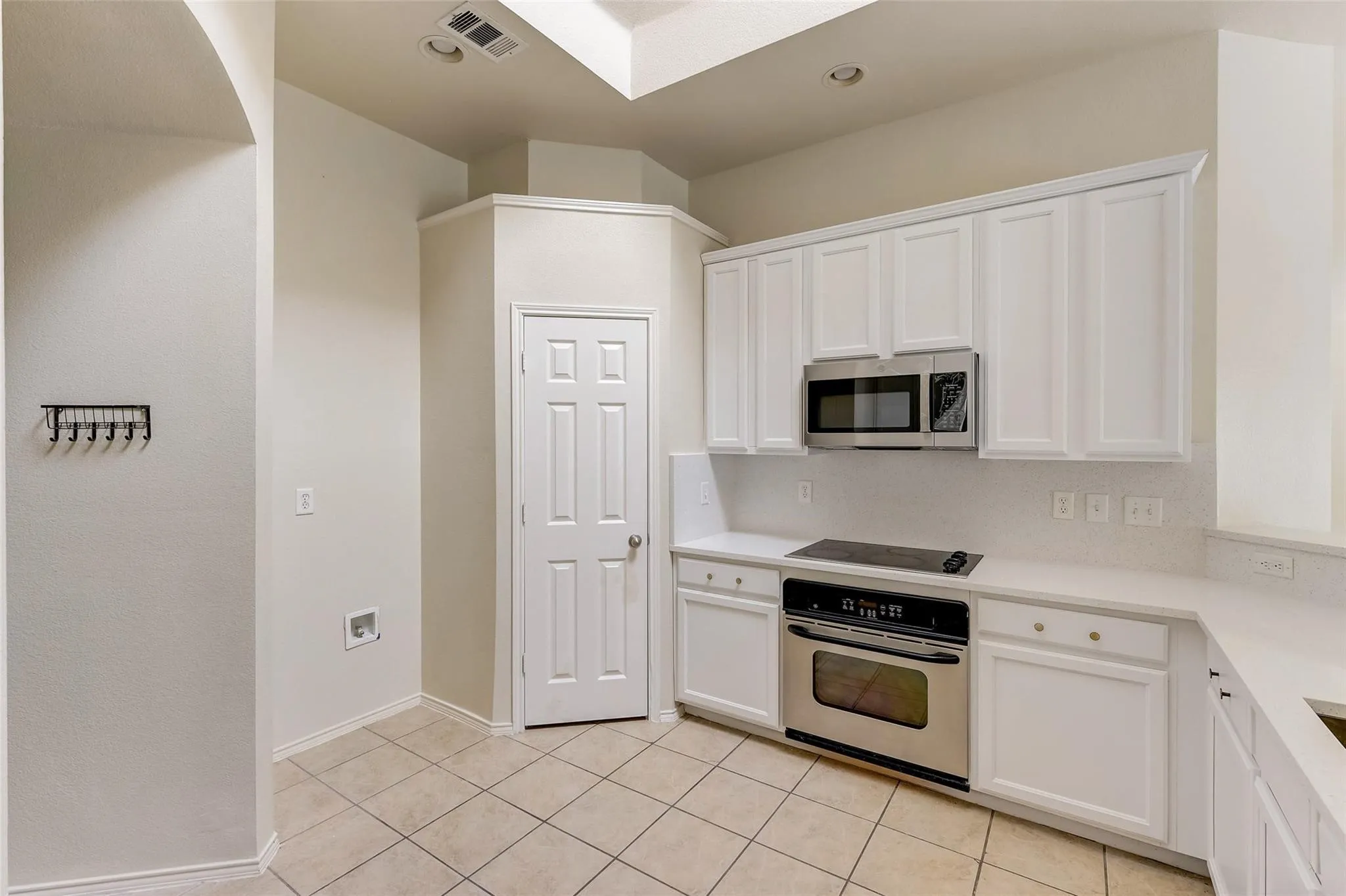 Single Family Residence For Sale in Tarrant County , 4905 Summer Oaks Lane, Fort Worth, Texas 76123, 3 Bedroom, 2 Bathroom, 2 Garage spaces, 1,788 Sqft, built in 2004, mls#21180990, Real Estate Agent in Fort Worth, Homes For Sale in Tarrant county, Homes For Sale in Fort Worth, Realtor in Fort Worth Texas, Real Estate Brokerage Independent Realty Texas, Luminita Cordes Realtor