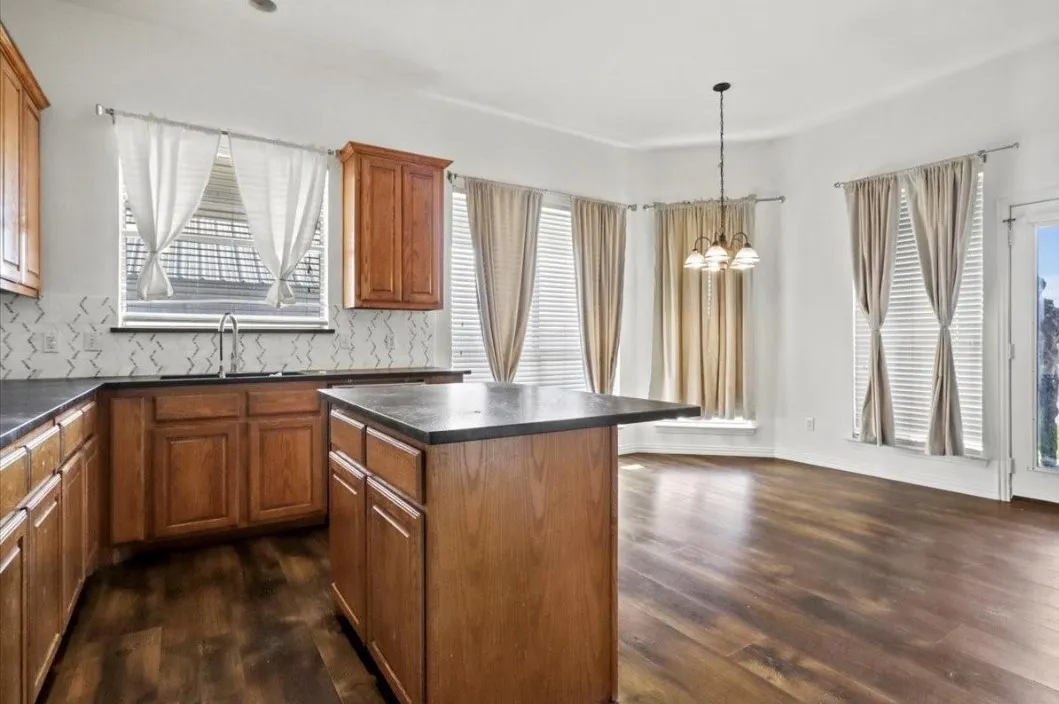 Single Family Residence For Sale in Kaufman County , 2170 County Road 269, Crandall, Texas 75114, 3 Bedroom, 2 Bathroom, Garage spaces, 1,702 Sqft, built in 2005, Preowned, mls#21181015, Real Estate Agent in Crandall, Homes For Sale in Kaufman county, Homes For Sale in Crandall, Realtor in Crandall Texas, Real Estate Brokerage Independent Realty Texas, Luminita Cordes Realtor
