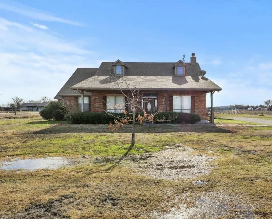 Single Family Residence For Sale in Kaufman County , 2170 County Road 269, Crandall, Texas 75114, 3 Bedroom, 2 Bathroom, Garage spaces, 1,702 Sqft, built in 2005, Preowned, mls#21181015, Real Estate Agent in Crandall, Homes For Sale in Kaufman county, Homes For Sale in Crandall, Realtor in Crandall Texas, Real Estate Brokerage Independent Realty Texas, Luminita Cordes Realtor