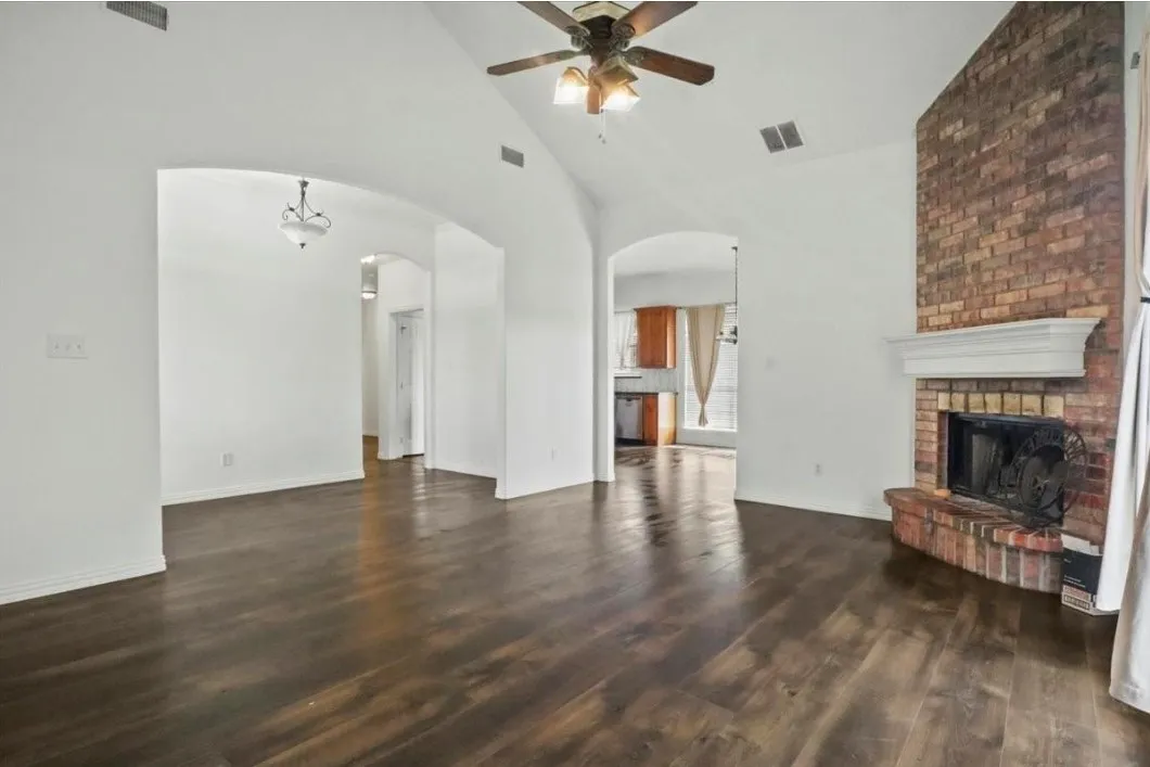 Single Family Residence For Sale in Kaufman County , 2170 County Road 269, Crandall, Texas 75114, 3 Bedroom, 2 Bathroom, Garage spaces, 1,702 Sqft, built in 2005, Preowned, mls#21181015, Real Estate Agent in Crandall, Homes For Sale in Kaufman county, Homes For Sale in Crandall, Realtor in Crandall Texas, Real Estate Brokerage Independent Realty Texas, Luminita Cordes Realtor