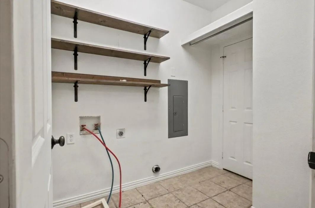 Single Family Residence For Sale in Kaufman County , 2170 County Road 269, Crandall, Texas 75114, 3 Bedroom, 2 Bathroom, Garage spaces, 1,702 Sqft, built in 2005, Preowned, mls#21181015, Real Estate Agent in Crandall, Homes For Sale in Kaufman county, Homes For Sale in Crandall, Realtor in Crandall Texas, Real Estate Brokerage Independent Realty Texas, Luminita Cordes Realtor