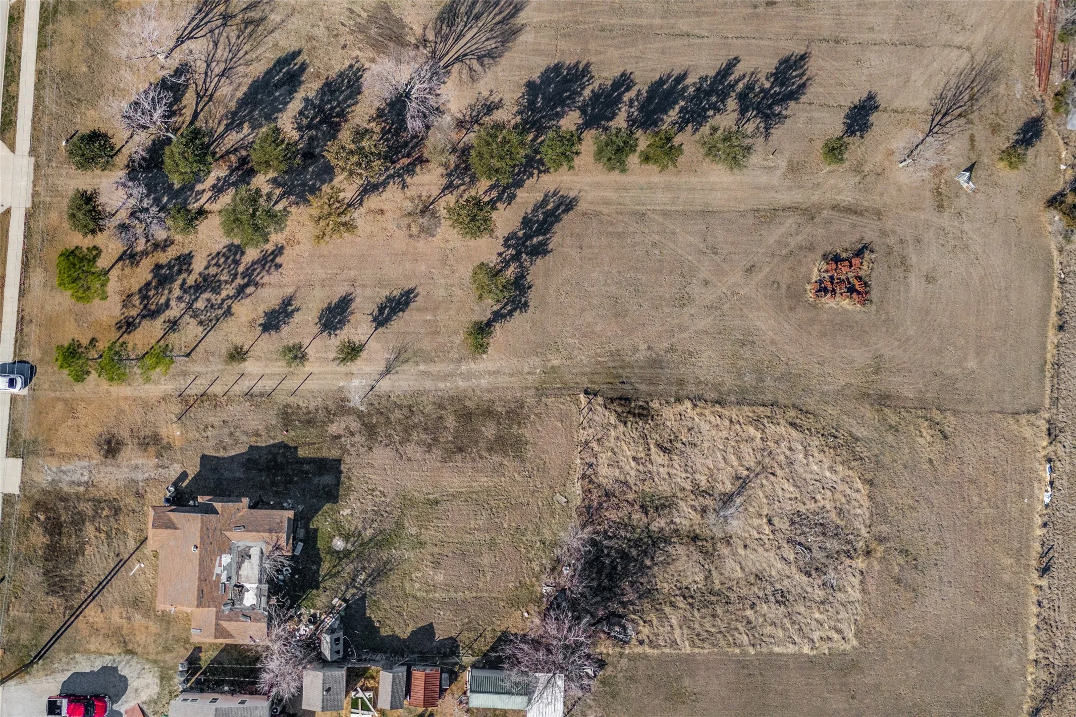Single Family Residence For Sale in Denton County , 211 French Settlement Road, Little Elm, Texas 75068, 3 Bedroom, 2 Bathroom, Garage spaces, 1,428 Sqft, built in 1999, Preowned, mls#21180144, Real Estate Agent in Little Elm, Homes For Sale in Denton county, Homes For Sale in Little Elm, Realtor in Little Elm Texas, Real Estate Brokerage Independent Realty Texas, Luminita Cordes Realtor