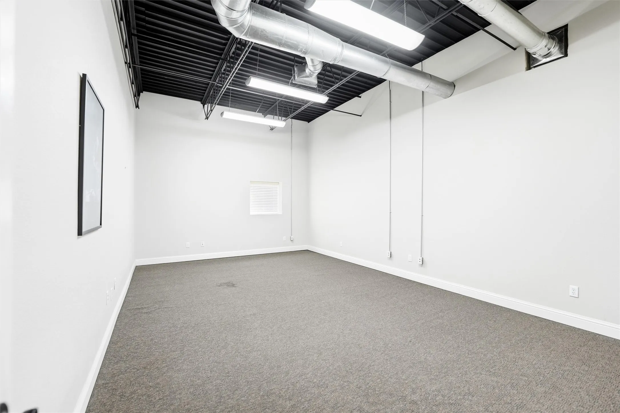 Office For Sale in Tarrant County , 1301 E Weatherford Street, Fort Worth, Texas 76102, 0, 0, Garage spaces, 0 Sqft, built in 1965, Preowned, Price $2,900,000, mls#21155332, Real Estate Agent in Fort Worth, Homes For Sale in Tarrant county, Homes For Sale in Fort Worth, Realtor in Fort Worth Texas, Real Estate Brokerage Independent Realty Texas, Luminita Cordes Realtor