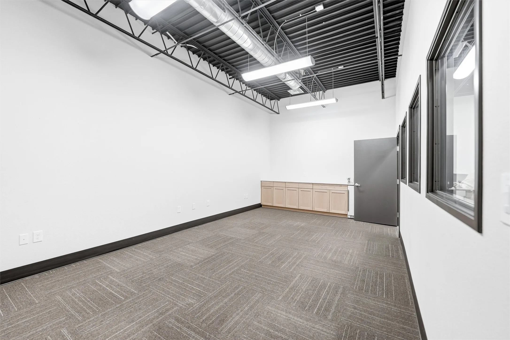 Office For Sale in Tarrant County , 1301 E Weatherford Street, Fort Worth, Texas 76102, 0, 0, Garage spaces, 0 Sqft, built in 1965, Preowned, Price $2,900,000, mls#21155332, Real Estate Agent in Fort Worth, Homes For Sale in Tarrant county, Homes For Sale in Fort Worth, Realtor in Fort Worth Texas, Real Estate Brokerage Independent Realty Texas, Luminita Cordes Realtor