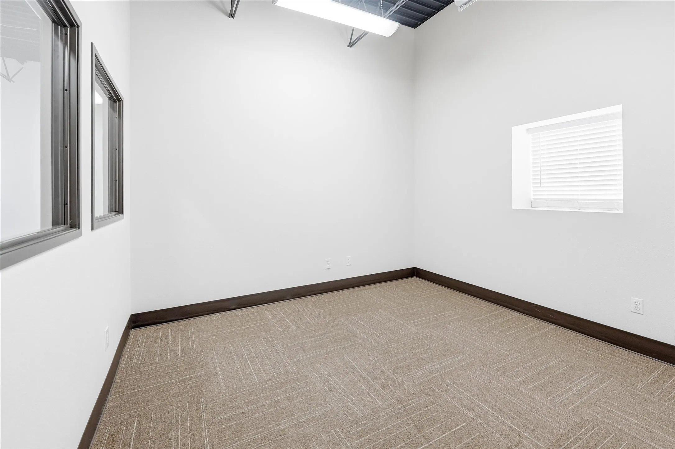 Office For Sale in Tarrant County , 1301 E Weatherford Street, Fort Worth, Texas 76102, 0, 0, Garage spaces, 0 Sqft, built in 1965, Preowned, Price $2,900,000, mls#21155332, Real Estate Agent in Fort Worth, Homes For Sale in Tarrant county, Homes For Sale in Fort Worth, Realtor in Fort Worth Texas, Real Estate Brokerage Independent Realty Texas, Luminita Cordes Realtor