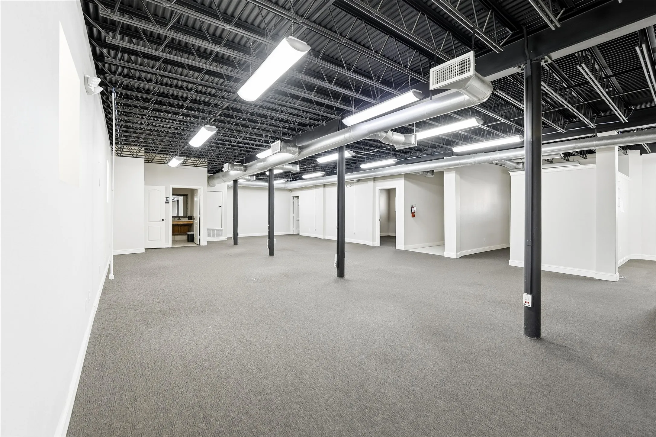 Office For Sale in Tarrant County , 1301 E Weatherford Street, Fort Worth, Texas 76102, 0, 0, Garage spaces, 0 Sqft, built in 1965, Preowned, Price $2,900,000, mls#21155332, Real Estate Agent in Fort Worth, Homes For Sale in Tarrant county, Homes For Sale in Fort Worth, Realtor in Fort Worth Texas, Real Estate Brokerage Independent Realty Texas, Luminita Cordes Realtor