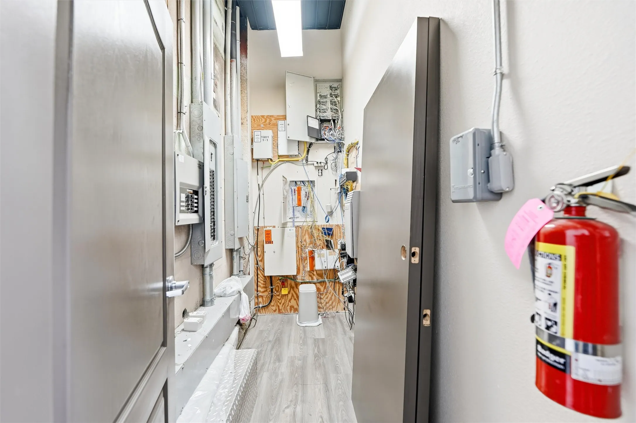 Office For Sale in Tarrant County , 1301 E Weatherford Street, Fort Worth, Texas 76102, 0, 0, Garage spaces, 0 Sqft, built in 1965, Preowned, Price $2,900,000, mls#21155332, Real Estate Agent in Fort Worth, Homes For Sale in Tarrant county, Homes For Sale in Fort Worth, Realtor in Fort Worth Texas, Real Estate Brokerage Independent Realty Texas, Luminita Cordes Realtor