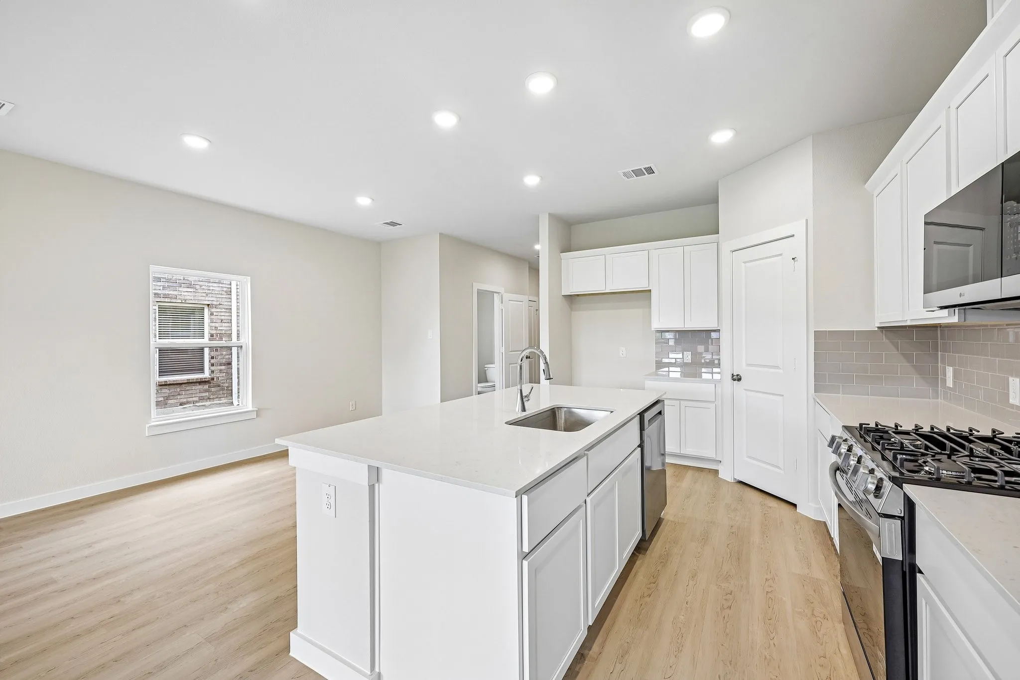 Single Family Residence For Sale in Kaufman County , 720 Ashley Gardens Drive, Forney, Texas 75126, 4 Bedroom, 3 Bathroom, 2 Garage spaces, 2,003 Sqft, built in 2026, New Construction - Incomplete, mls#21181073, Real Estate Agent in Forney, Homes For Sale in Kaufman county, Homes For Sale in Forney, Realtor in Forney Texas, Real Estate Brokerage Independent Realty Texas, Luminita Cordes Realtor