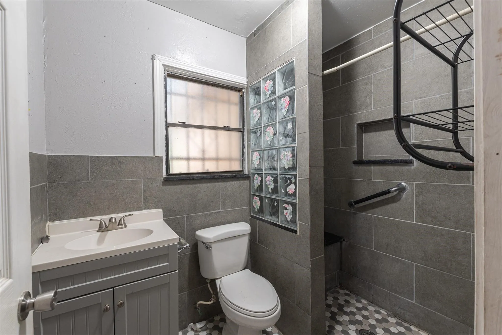 Single Family Residence For Sale in Dallas County , 4603 Fairmount Street, Dallas, Texas 75219, 2 Bedroom, 2 Bathroom, 2 Garage spaces, 1,323 Sqft, built in 1937, mls#21181112, Real Estate Agent in Dallas, Homes For Sale in Dallas county, Homes For Sale in Dallas, Realtor in Dallas Texas, Real Estate Brokerage Independent Realty Texas, Luminita Cordes Realtor