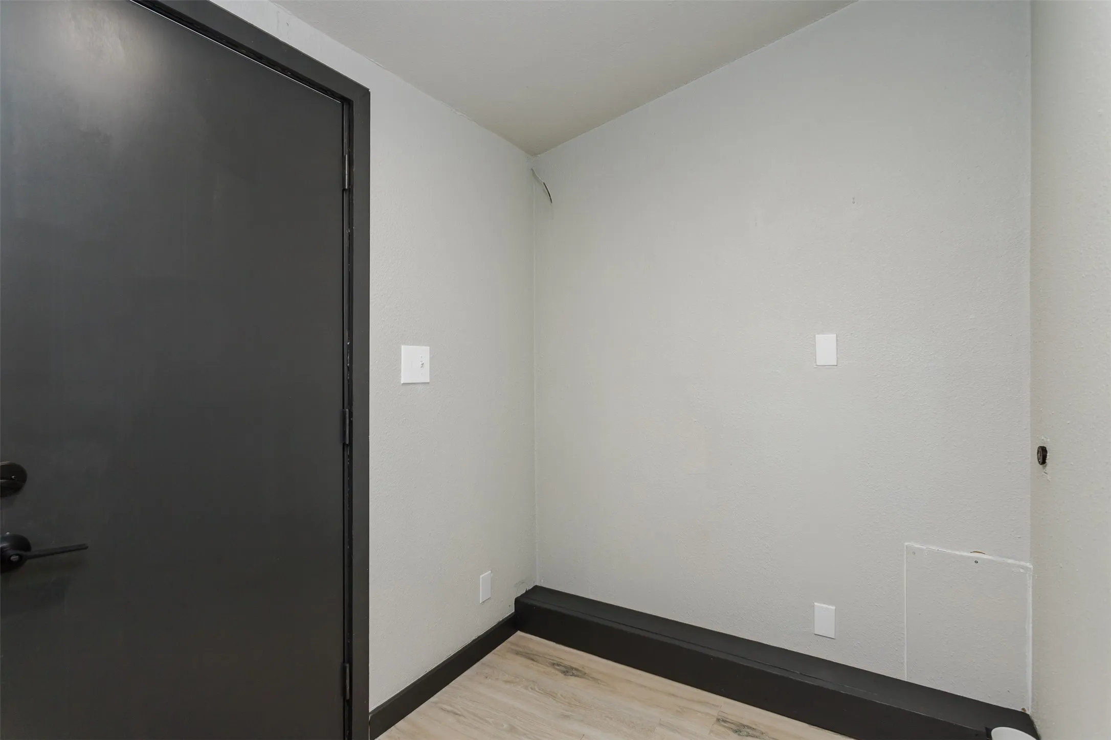 Single Family Residence For Sale in Tarrant County , 4520 Geddes Avenue, Fort Worth, Texas 76107, 4 Bedroom, 3 Bathroom, 1 Garage spaces, 2,476 Sqft, built in 1952, mls#21181175, Real Estate Agent in Fort Worth, Homes For Sale in Tarrant county, Homes For Sale in Fort Worth, Realtor in Fort Worth Texas, Real Estate Brokerage Independent Realty Texas, Luminita Cordes Realtor