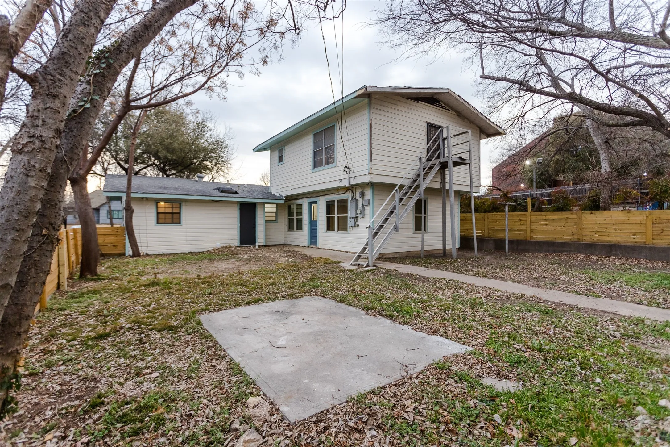 Single Family Residence For Sale in Tarrant County , 4520 Geddes Avenue, Fort Worth, Texas 76107, 4 Bedroom, 3 Bathroom, 1 Garage spaces, 2,476 Sqft, built in 1952, mls#21181175, Real Estate Agent in Fort Worth, Homes For Sale in Tarrant county, Homes For Sale in Fort Worth, Realtor in Fort Worth Texas, Real Estate Brokerage Independent Realty Texas, Luminita Cordes Realtor