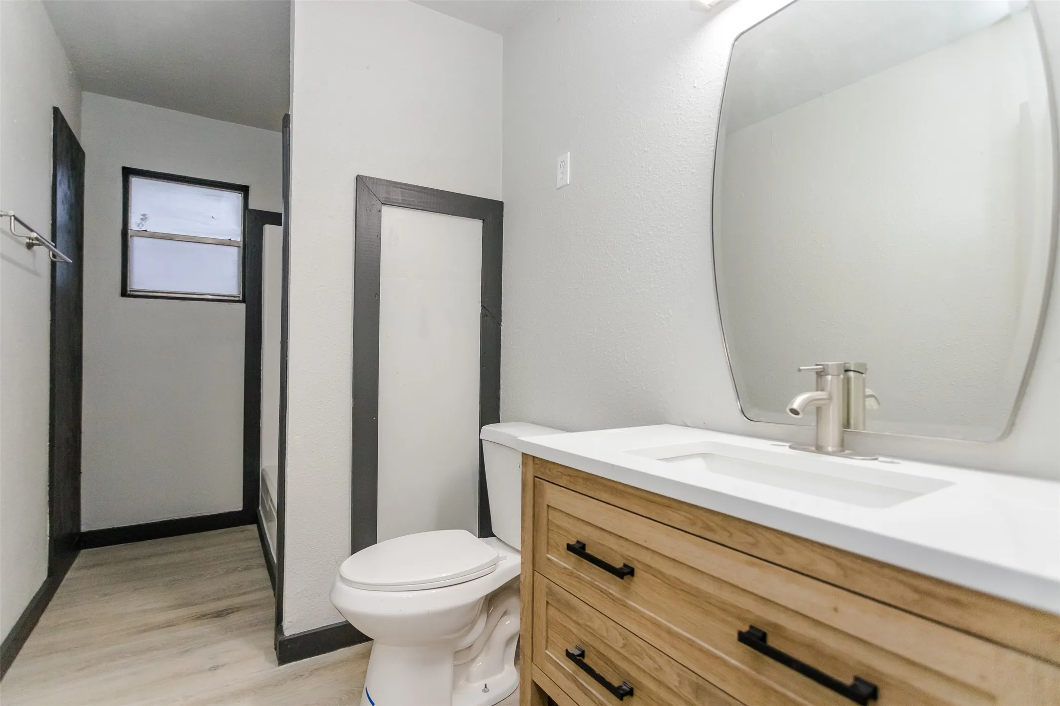 Single Family Residence For Sale in Tarrant County , 4520 Geddes Avenue, Fort Worth, Texas 76107, 4 Bedroom, 3 Bathroom, 1 Garage spaces, 2,476 Sqft, built in 1952, mls#21181175, Real Estate Agent in Fort Worth, Homes For Sale in Tarrant county, Homes For Sale in Fort Worth, Realtor in Fort Worth Texas, Real Estate Brokerage Independent Realty Texas, Luminita Cordes Realtor