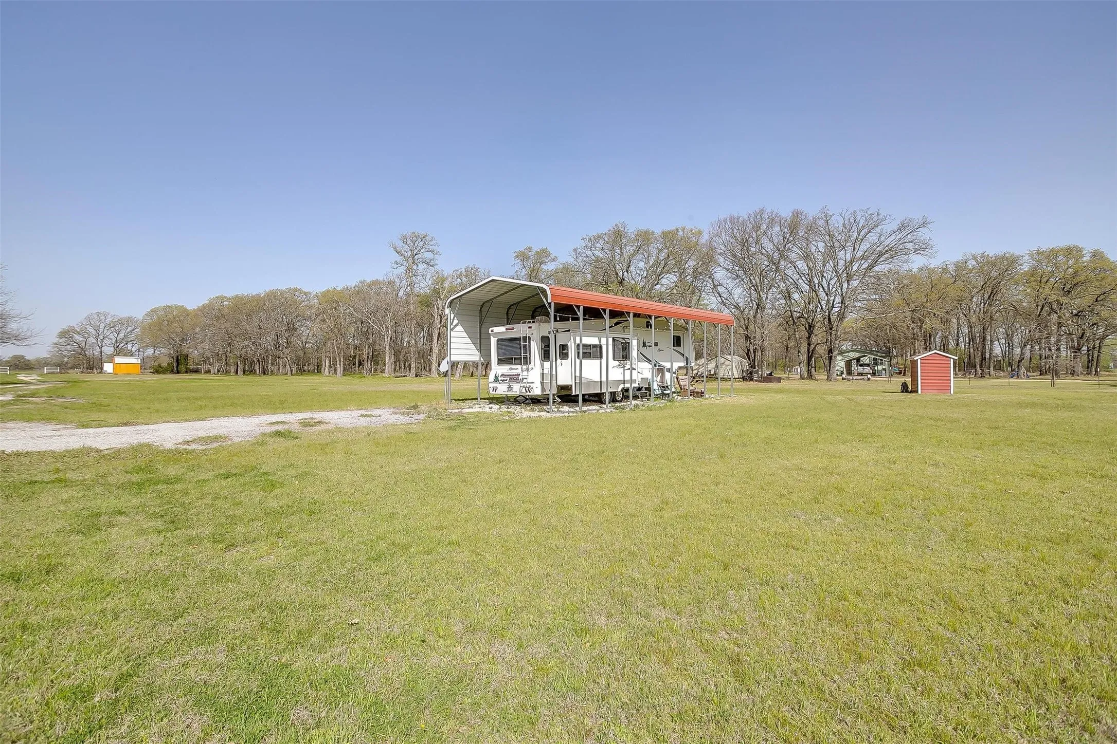 Unimproved Land For Sale in Henderson County , 11833 Southview Drive, Kemp, Texas 75143, 0, 0, Garage spaces, 0 Sqft, built in 2016, Price $999,999, mls#21181184, Real Estate Agent in Kemp, Homes For Sale in Henderson county, Homes For Sale in Kemp, Realtor in Kemp Texas, Real Estate Brokerage Independent Realty Texas, Luminita Cordes Realtor