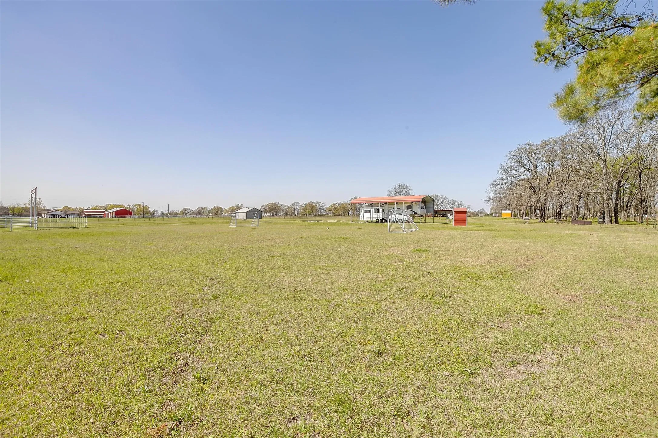 Unimproved Land For Sale in Henderson County , 11833 Southview Drive, Kemp, Texas 75143, 0, 0, Garage spaces, 0 Sqft, built in 2016, Price $999,999, mls#21181184, Real Estate Agent in Kemp, Homes For Sale in Henderson county, Homes For Sale in Kemp, Realtor in Kemp Texas, Real Estate Brokerage Independent Realty Texas, Luminita Cordes Realtor