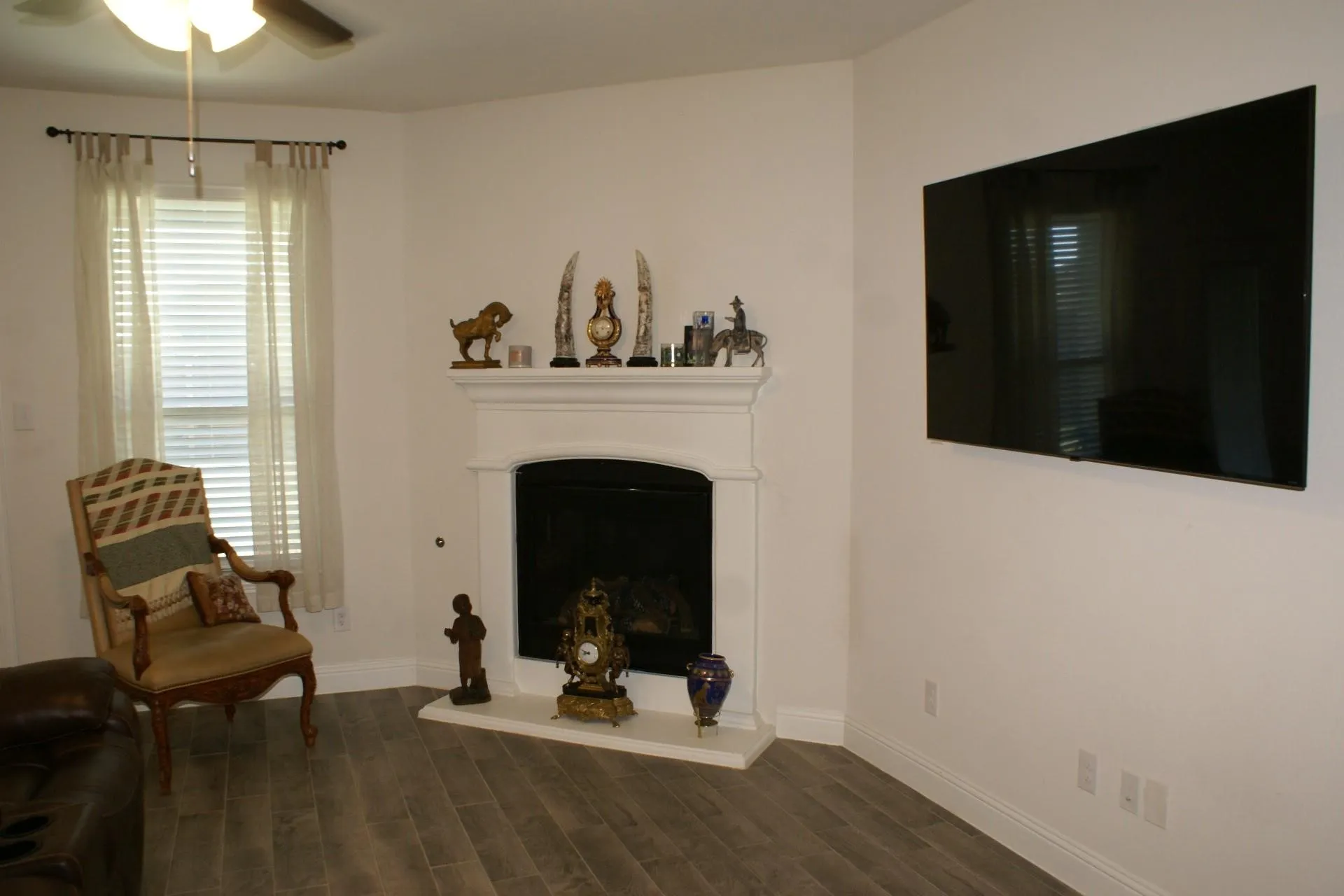 Single Family Residence For Sale in Denton County , 11132 Ranchera Drive, Aubrey, Texas 76227, 3 Bedroom, 2 Bathroom, 2 Garage spaces, 1,644 Sqft, built in 2021, Price $309,900, mls#21181216, Real Estate Agent in Aubrey, Homes For Sale in Denton county, Homes For Sale in Aubrey, Realtor in Aubrey Texas, Real Estate Brokerage Independent Realty Texas, Luminita Cordes Realtor