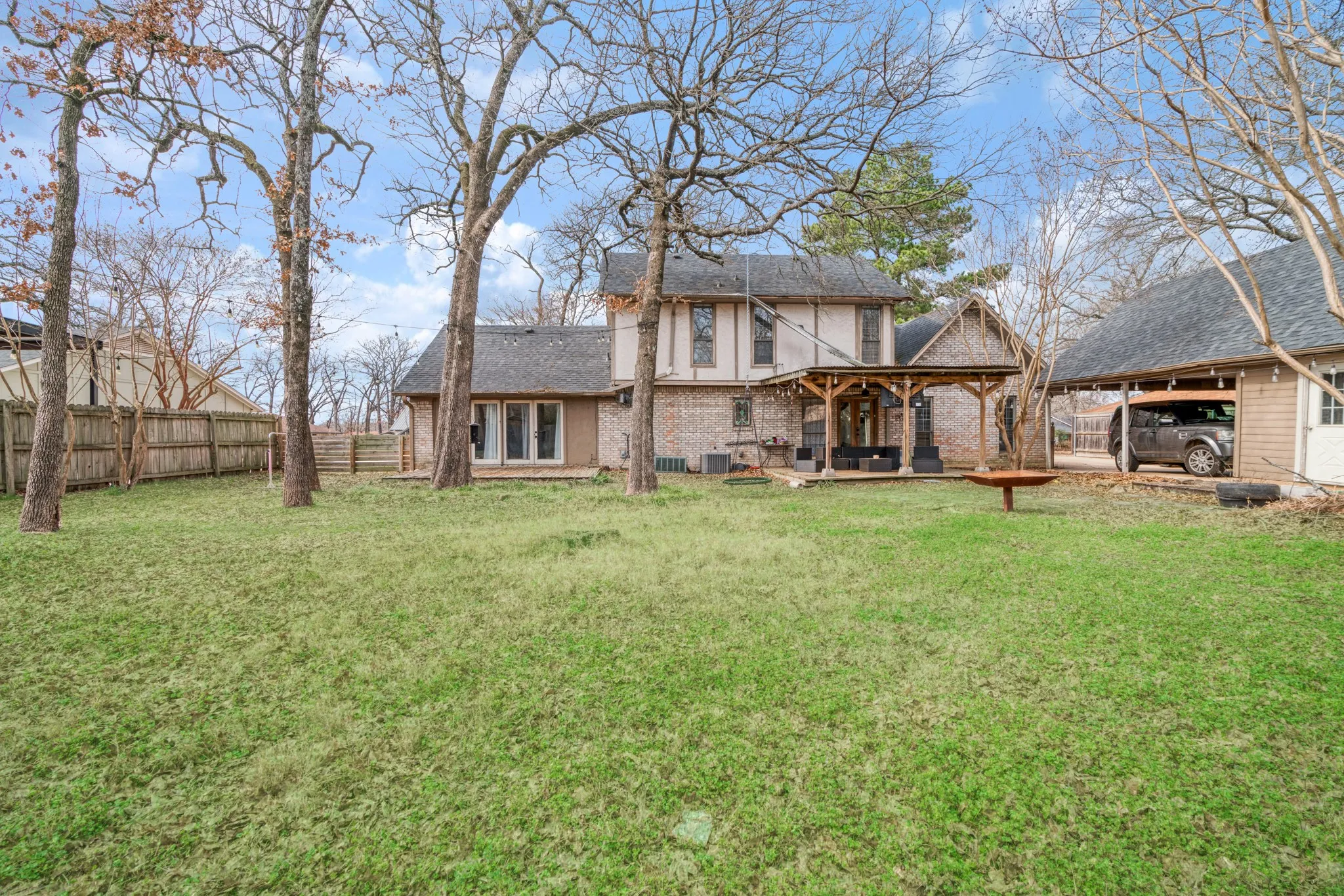 Single Family Residence For Sale in Lamar County , 835 39th Street SE, Paris, Texas 75462, 4 Bedroom, 3 Bathroom, Garage spaces, 2,601 Sqft, built in 1975, mls#21181170, Real Estate Agent in Paris, Homes For Sale in Lamar county, Homes For Sale in Paris, Realtor in Paris Texas, Real Estate Brokerage Independent Realty Texas, Luminita Cordes Realtor