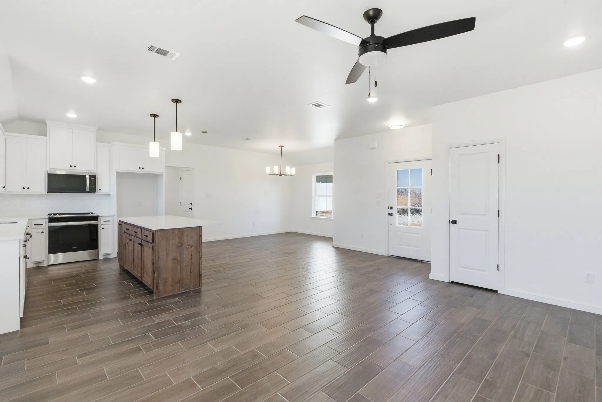 Single Family Residence For Sale in Hood County , 248 Yawney Drive, Lipan, Texas 76462, 3 Bedroom, 2 Bathroom, 1 Garage spaces, 1,557 Sqft, built in 2026, mls#21181262, Real Estate Agent in Lipan, Homes For Sale in Hood county, Homes For Sale in Lipan, Realtor in Lipan Texas, Real Estate Brokerage Independent Realty Texas, Luminita Cordes Realtor