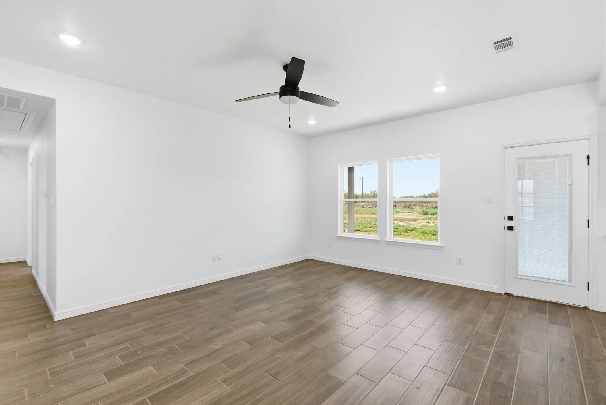 Single Family Residence For Sale in Hood County , 248 Yawney Drive, Lipan, Texas 76462, 3 Bedroom, 2 Bathroom, 1 Garage spaces, 1,557 Sqft, built in 2026, mls#21181262, Real Estate Agent in Lipan, Homes For Sale in Hood county, Homes For Sale in Lipan, Realtor in Lipan Texas, Real Estate Brokerage Independent Realty Texas, Luminita Cordes Realtor