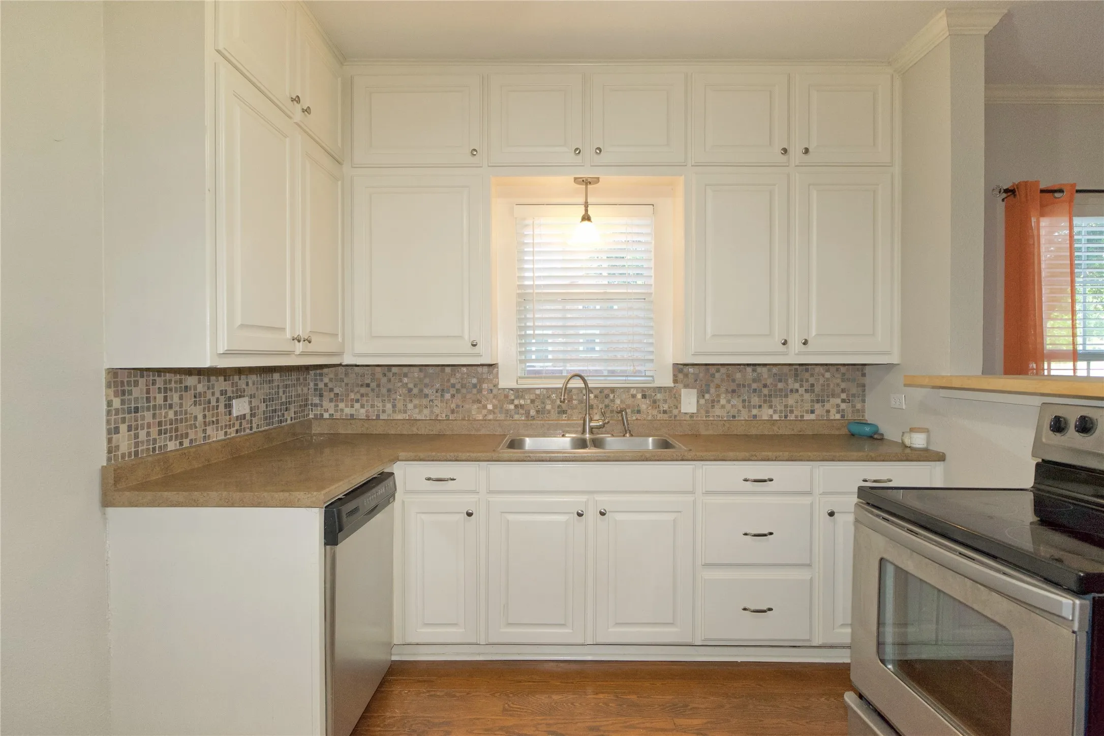 Single Family Residence For Sale in Cooke County , 613 N Main Street, Muenster, Texas 76252, 3 Bedrooms, 2 Bathrooms, Garage spaces, 1,707 Sqft, built in 1939, Price $345,900, mls#21181291, Real Estate Agent in Muenster, Homes For Sale in Cooke county, Homes For Sale in Muenster, Realtor in Muenster Texas, Real Estate Brokerage Independent Realty Texas, Luminita Cordes Realtor