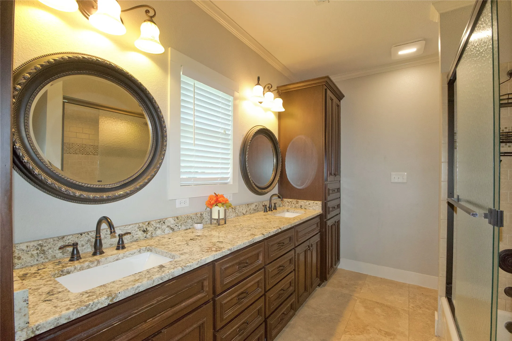 Single Family Residence For Sale in Cooke County , 613 N Main Street, Muenster, Texas 76252, 3 Bedrooms, 2 Bathrooms, Garage spaces, 1,707 Sqft, built in 1939, Price $345,900, mls#21181291, Real Estate Agent in Muenster, Homes For Sale in Cooke county, Homes For Sale in Muenster, Realtor in Muenster Texas, Real Estate Brokerage Independent Realty Texas, Luminita Cordes Realtor