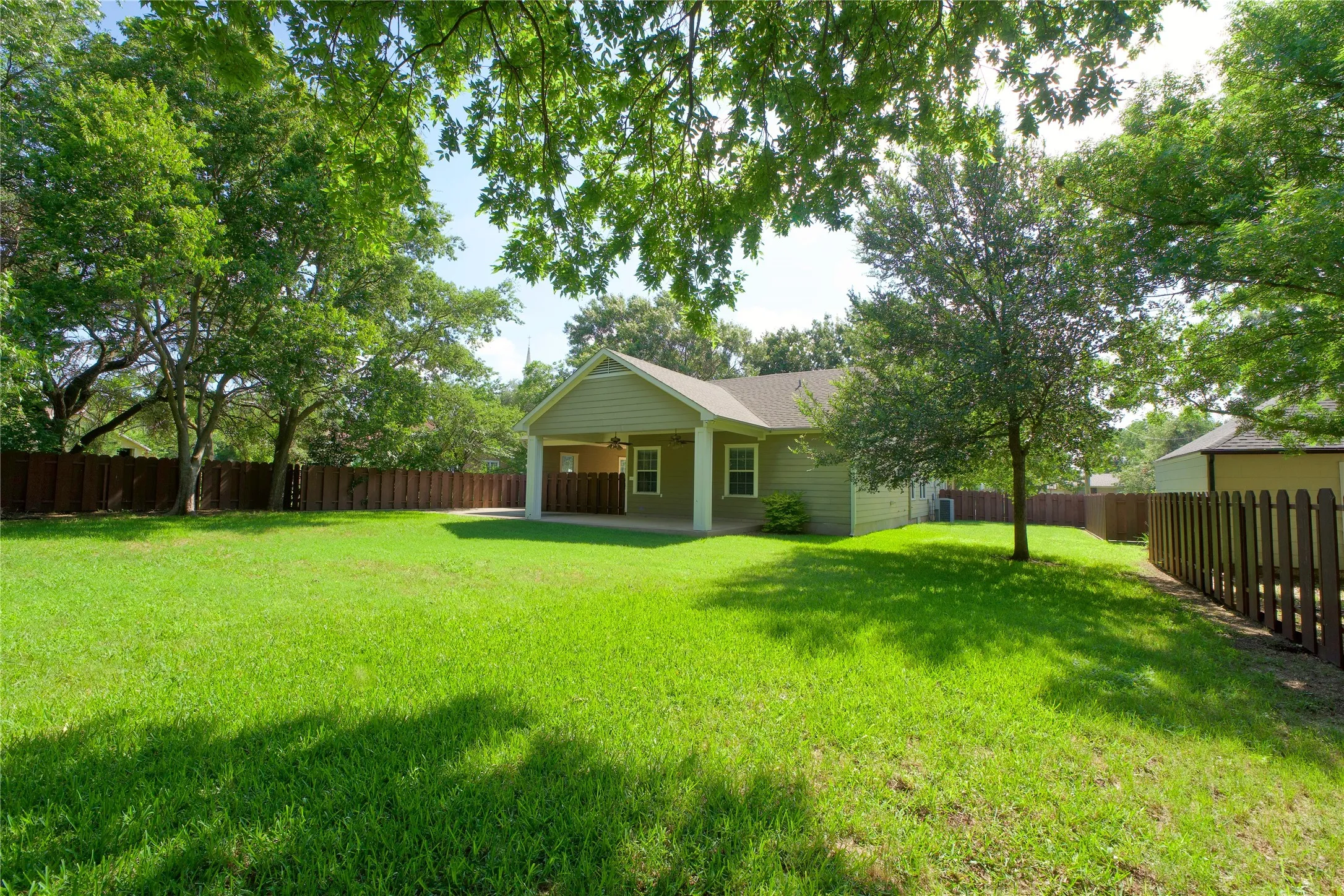 Single Family Residence For Sale in Cooke County , 613 N Main Street, Muenster, Texas 76252, 3 Bedrooms, 2 Bathrooms, Garage spaces, 1,707 Sqft, built in 1939, Price $345,900, mls#21181291, Real Estate Agent in Muenster, Homes For Sale in Cooke county, Homes For Sale in Muenster, Realtor in Muenster Texas, Real Estate Brokerage Independent Realty Texas, Luminita Cordes Realtor