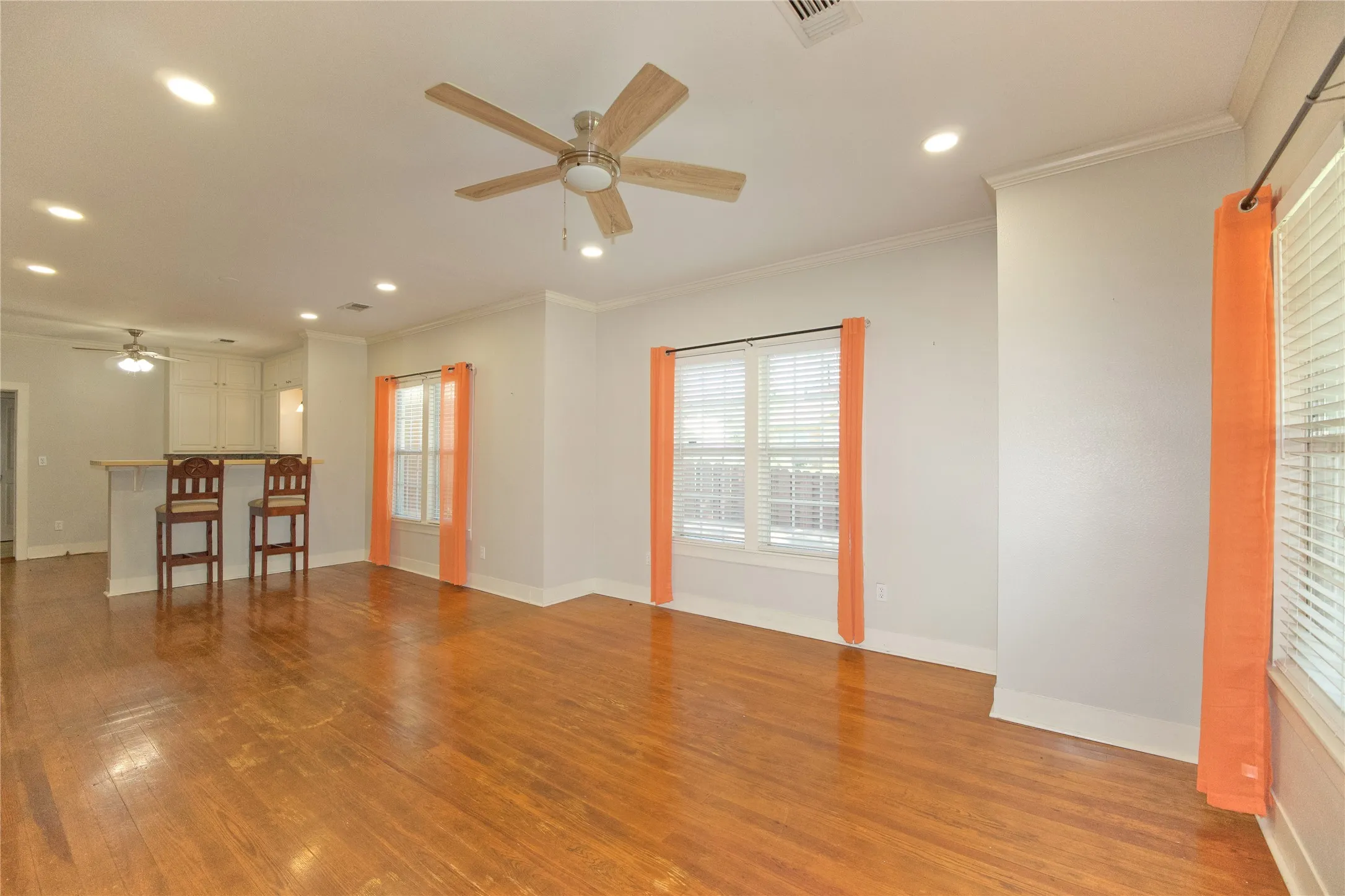Single Family Residence For Sale in Cooke County , 613 N Main Street, Muenster, Texas 76252, 3 Bedrooms, 2 Bathrooms, Garage spaces, 1,707 Sqft, built in 1939, Price $345,900, mls#21181291, Real Estate Agent in Muenster, Homes For Sale in Cooke county, Homes For Sale in Muenster, Realtor in Muenster Texas, Real Estate Brokerage Independent Realty Texas, Luminita Cordes Realtor