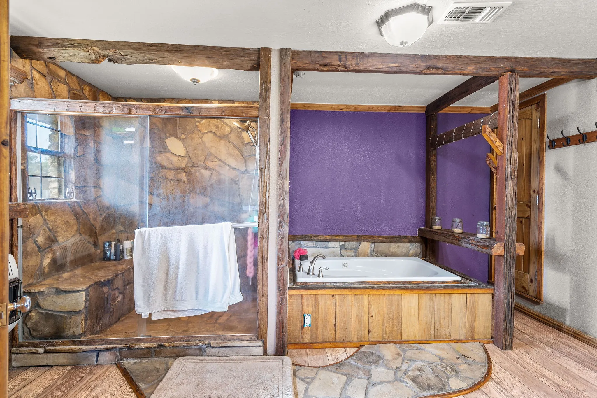 Farm For Sale in Cass County , 2711 Fm 250 N, Hughes Springs, Texas 75656, 3 Bedrooms, 2 Bathrooms, Garage spaces, 2,760 Sqft, built in 1965, Price $550,000, mls#21181331, Real Estate Agent in Hughes Springs, Homes For Sale in Cass county, Homes For Sale in Hughes Springs, Realtor in Hughes Springs Texas, Real Estate Brokerage Independent Realty Texas, Luminita Cordes Realtor