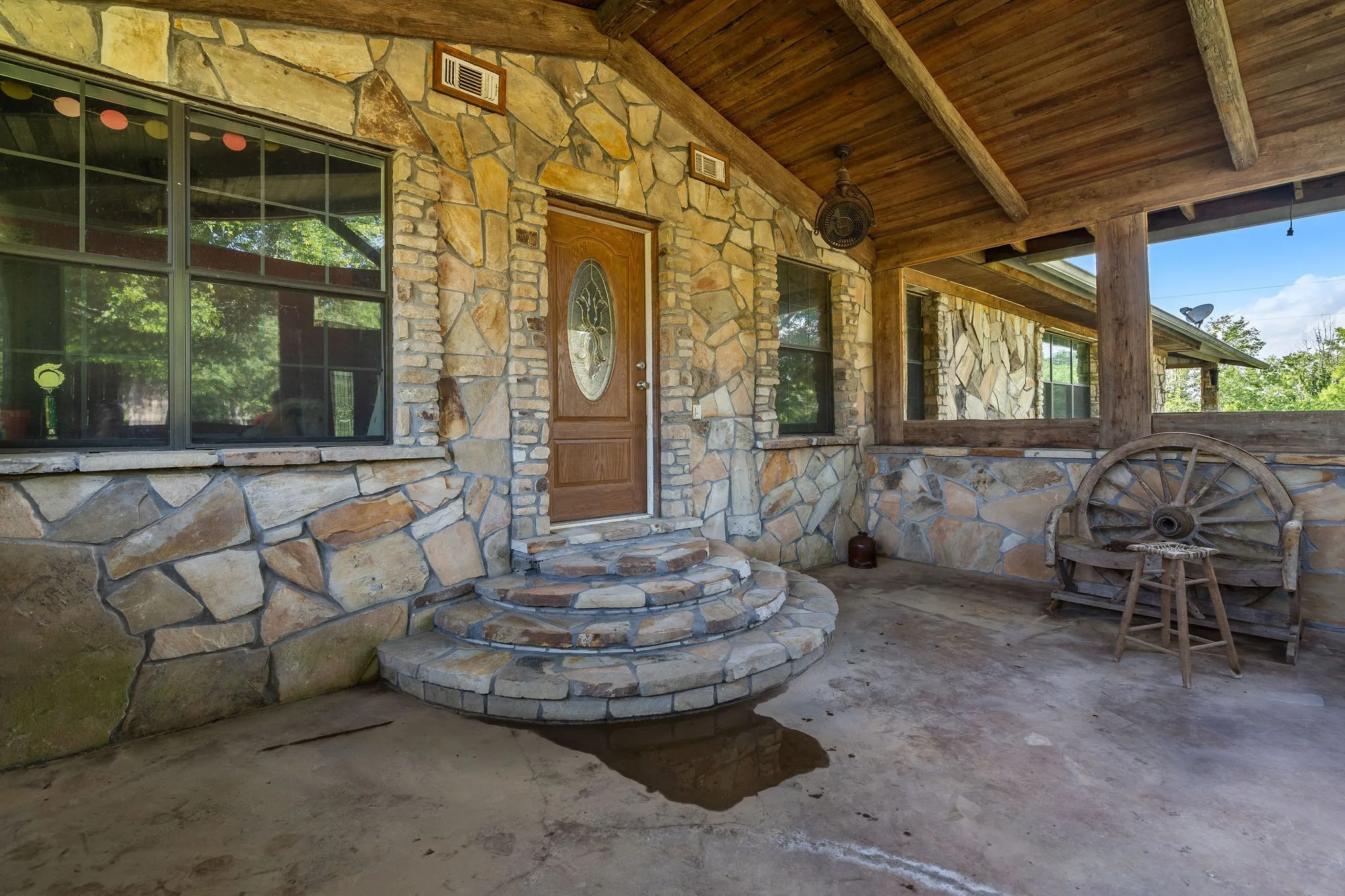 Farm For Sale in Cass County , 2711 Fm 250 N, Hughes Springs, Texas 75656, 3 Bedrooms, 2 Bathrooms, Garage spaces, 2,760 Sqft, built in 1965, Price $550,000, mls#21181331, Real Estate Agent in Hughes Springs, Homes For Sale in Cass county, Homes For Sale in Hughes Springs, Realtor in Hughes Springs Texas, Real Estate Brokerage Independent Realty Texas, Luminita Cordes Realtor