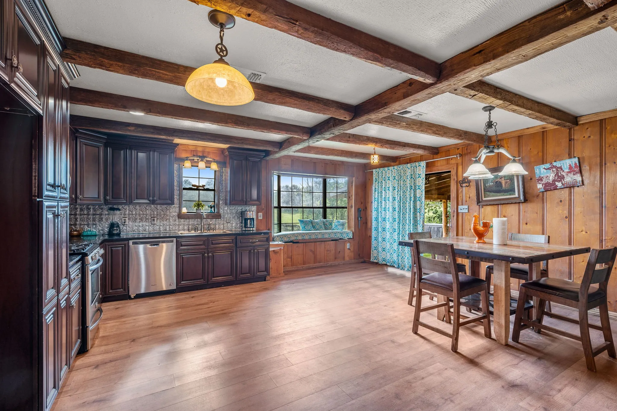 Farm For Sale in Cass County , 2711 Fm 250 N, Hughes Springs, Texas 75656, 3 Bedrooms, 2 Bathrooms, Garage spaces, 2,760 Sqft, built in 1965, Price $550,000, mls#21181331, Real Estate Agent in Hughes Springs, Homes For Sale in Cass county, Homes For Sale in Hughes Springs, Realtor in Hughes Springs Texas, Real Estate Brokerage Independent Realty Texas, Luminita Cordes Realtor
