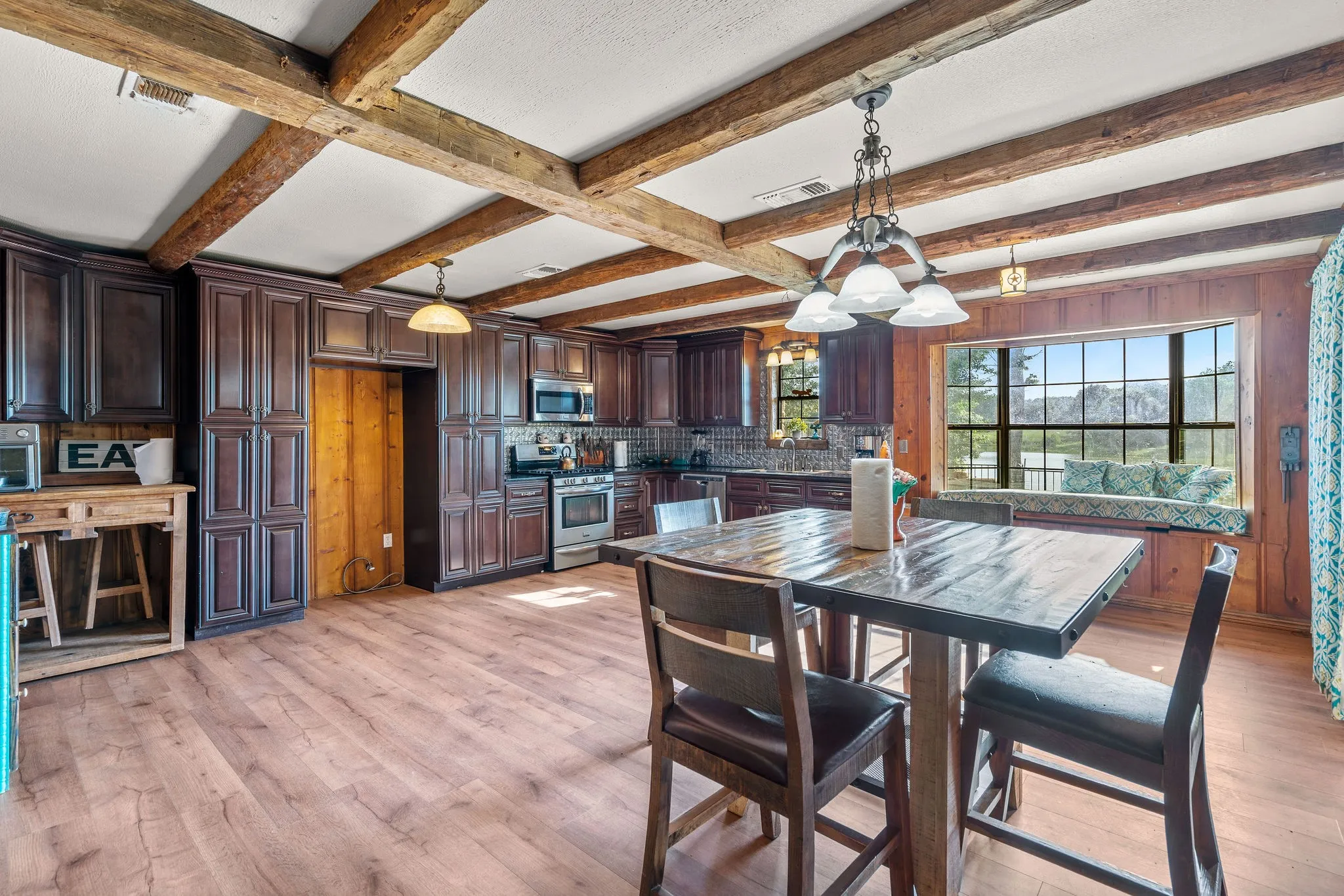 Farm For Sale in Cass County , 2711 Fm 250 N, Hughes Springs, Texas 75656, 3 Bedrooms, 2 Bathrooms, Garage spaces, 2,760 Sqft, built in 1965, Price $550,000, mls#21181331, Real Estate Agent in Hughes Springs, Homes For Sale in Cass county, Homes For Sale in Hughes Springs, Realtor in Hughes Springs Texas, Real Estate Brokerage Independent Realty Texas, Luminita Cordes Realtor