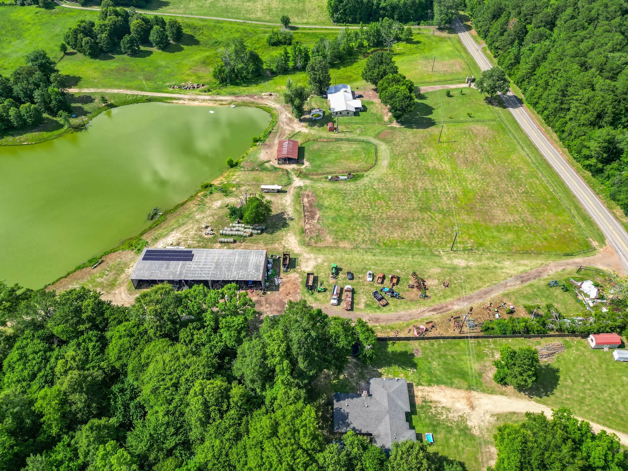 Farm For Sale in Cass County , 2711 Fm 250 N, Hughes Springs, Texas 75656, 3 Bedrooms, 2 Bathrooms, Garage spaces, 2,760 Sqft, built in 1965, Price $550,000, mls#21181331, Real Estate Agent in Hughes Springs, Homes For Sale in Cass county, Homes For Sale in Hughes Springs, Realtor in Hughes Springs Texas, Real Estate Brokerage Independent Realty Texas, Luminita Cordes Realtor