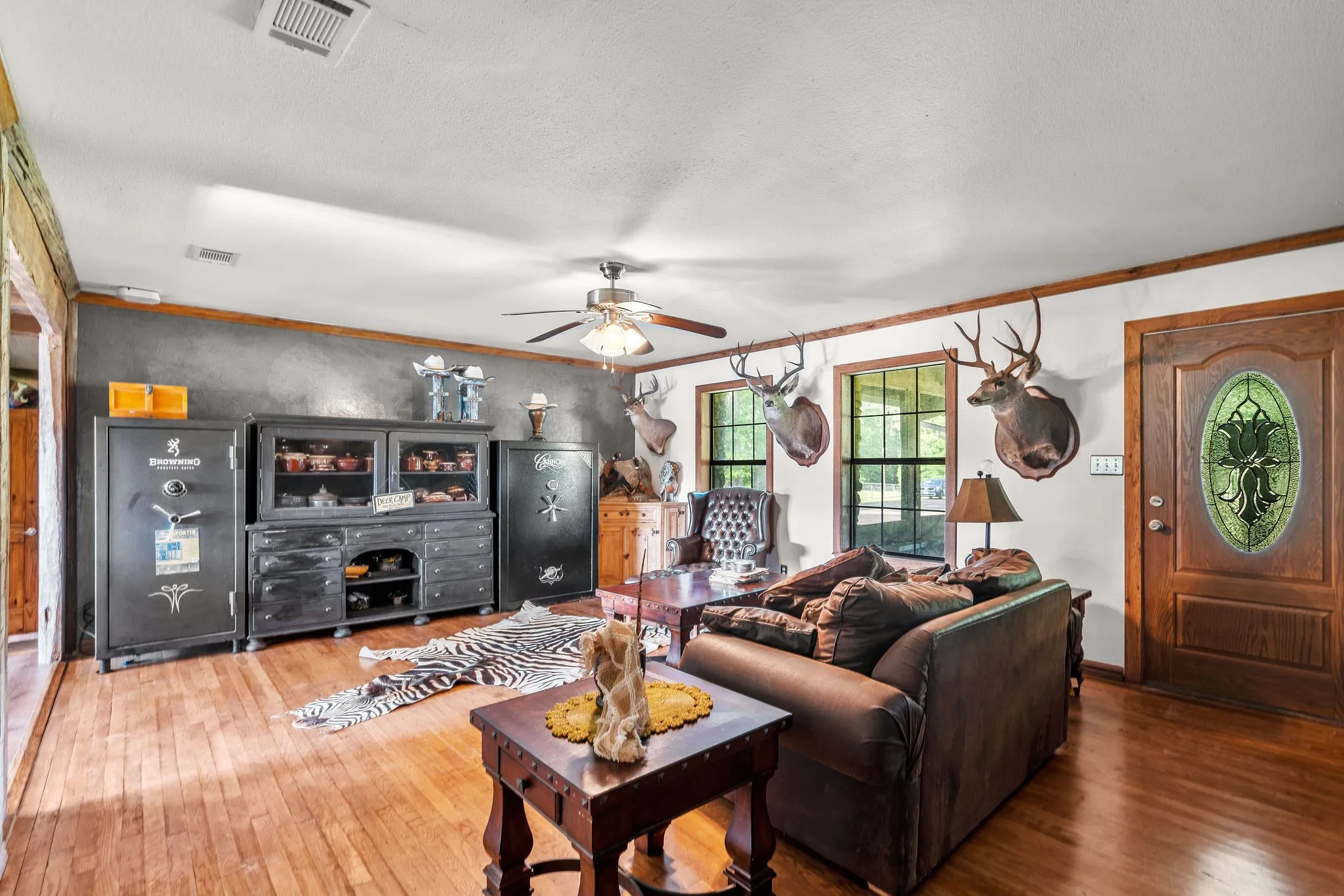 Farm For Sale in Cass County , 2711 Fm 250 N, Hughes Springs, Texas 75656, 3 Bedrooms, 2 Bathrooms, Garage spaces, 2,760 Sqft, built in 1965, Price $550,000, mls#21181331, Real Estate Agent in Hughes Springs, Homes For Sale in Cass county, Homes For Sale in Hughes Springs, Realtor in Hughes Springs Texas, Real Estate Brokerage Independent Realty Texas, Luminita Cordes Realtor