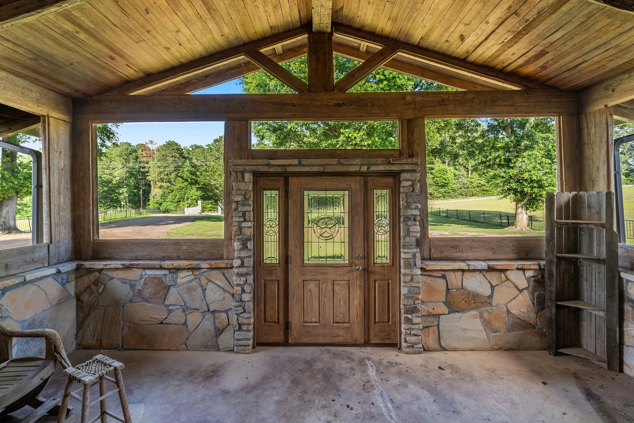 Farm For Sale in Cass County , 2711 Fm 250 N, Hughes Springs, Texas 75656, 3 Bedrooms, 2 Bathrooms, Garage spaces, 2,760 Sqft, built in 1965, Price $550,000, mls#21181331, Real Estate Agent in Hughes Springs, Homes For Sale in Cass county, Homes For Sale in Hughes Springs, Realtor in Hughes Springs Texas, Real Estate Brokerage Independent Realty Texas, Luminita Cordes Realtor