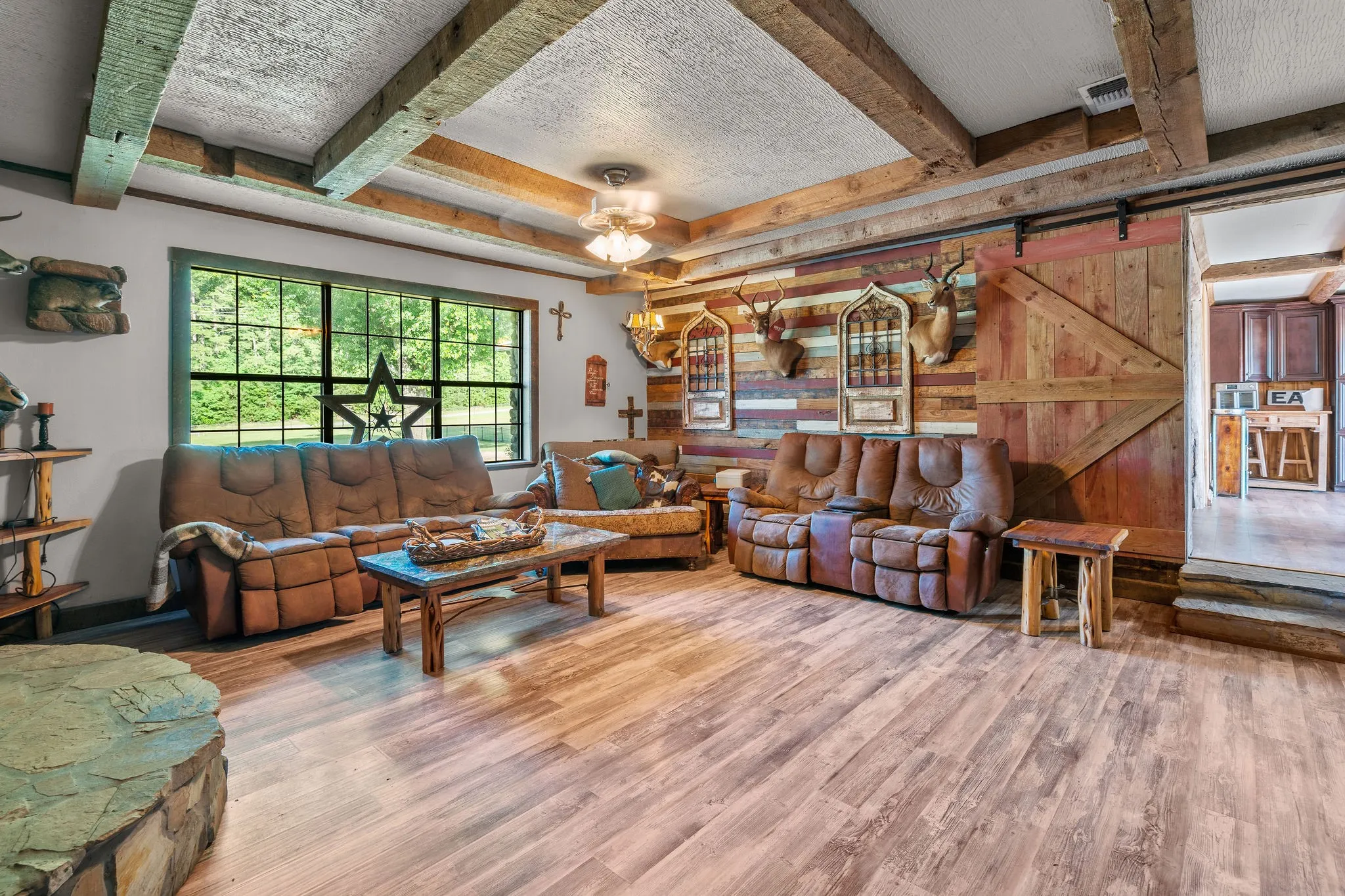 Farm For Sale in Cass County , 2711 Fm 250 N, Hughes Springs, Texas 75656, 3 Bedrooms, 2 Bathrooms, Garage spaces, 2,760 Sqft, built in 1965, Price $550,000, mls#21181331, Real Estate Agent in Hughes Springs, Homes For Sale in Cass county, Homes For Sale in Hughes Springs, Realtor in Hughes Springs Texas, Real Estate Brokerage Independent Realty Texas, Luminita Cordes Realtor